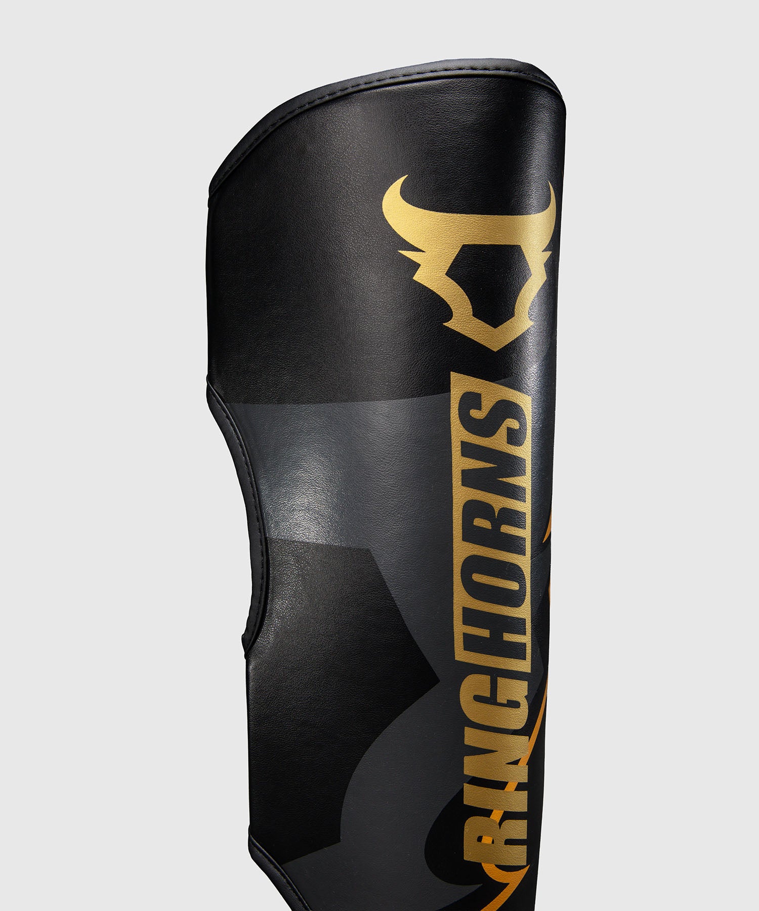 Protège-tibias Ringhorns Charger by Venum – Noir/Or - Image 4
