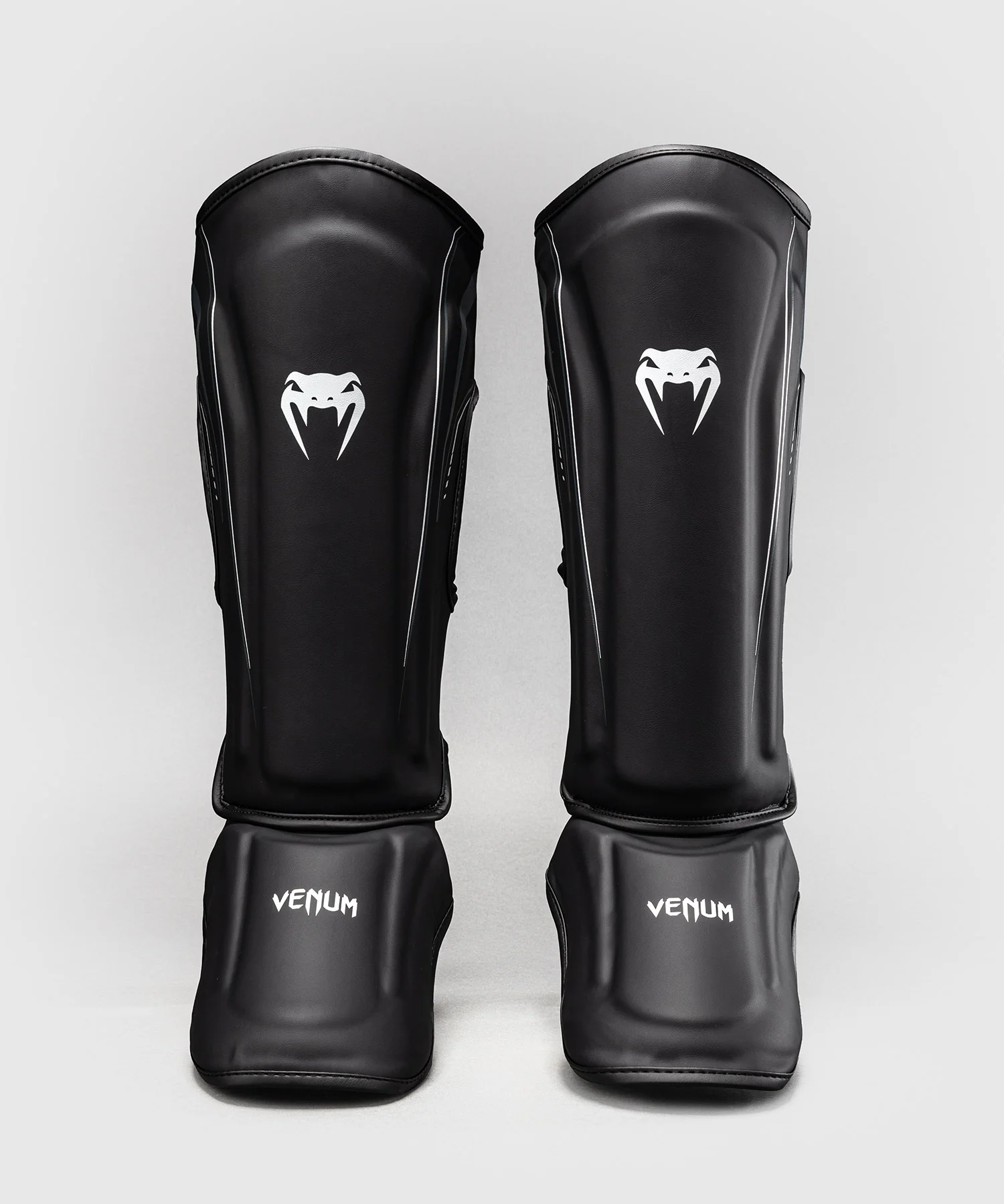 Protège-tibias Venum Streamline – Noir/Blanc - Image 2