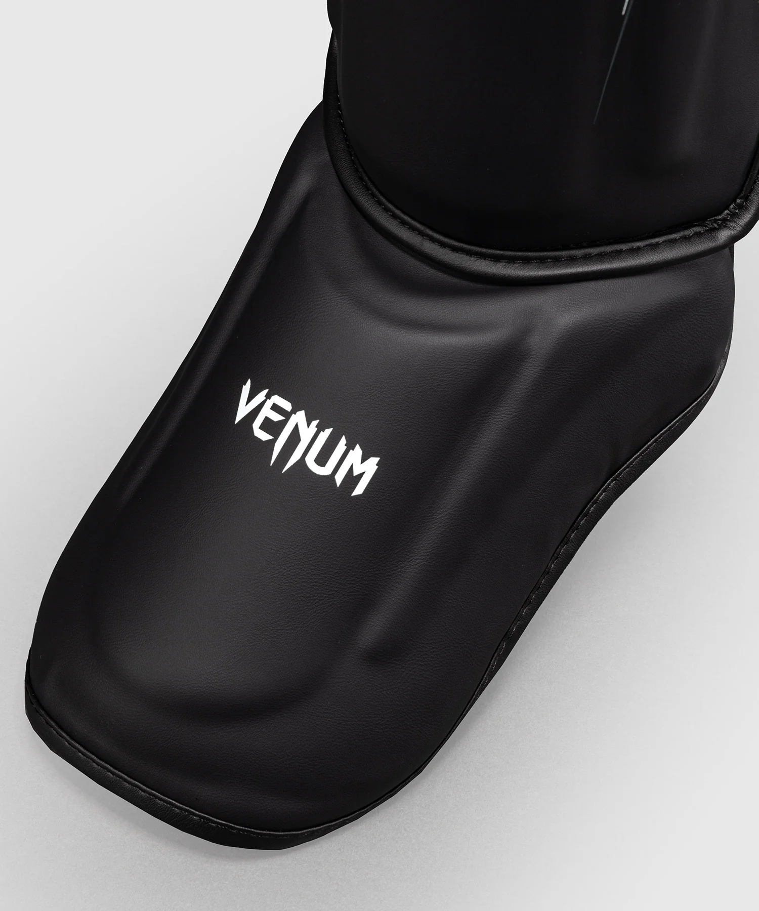 Protège-tibias Venum Streamline – Noir/Blanc - Image 4