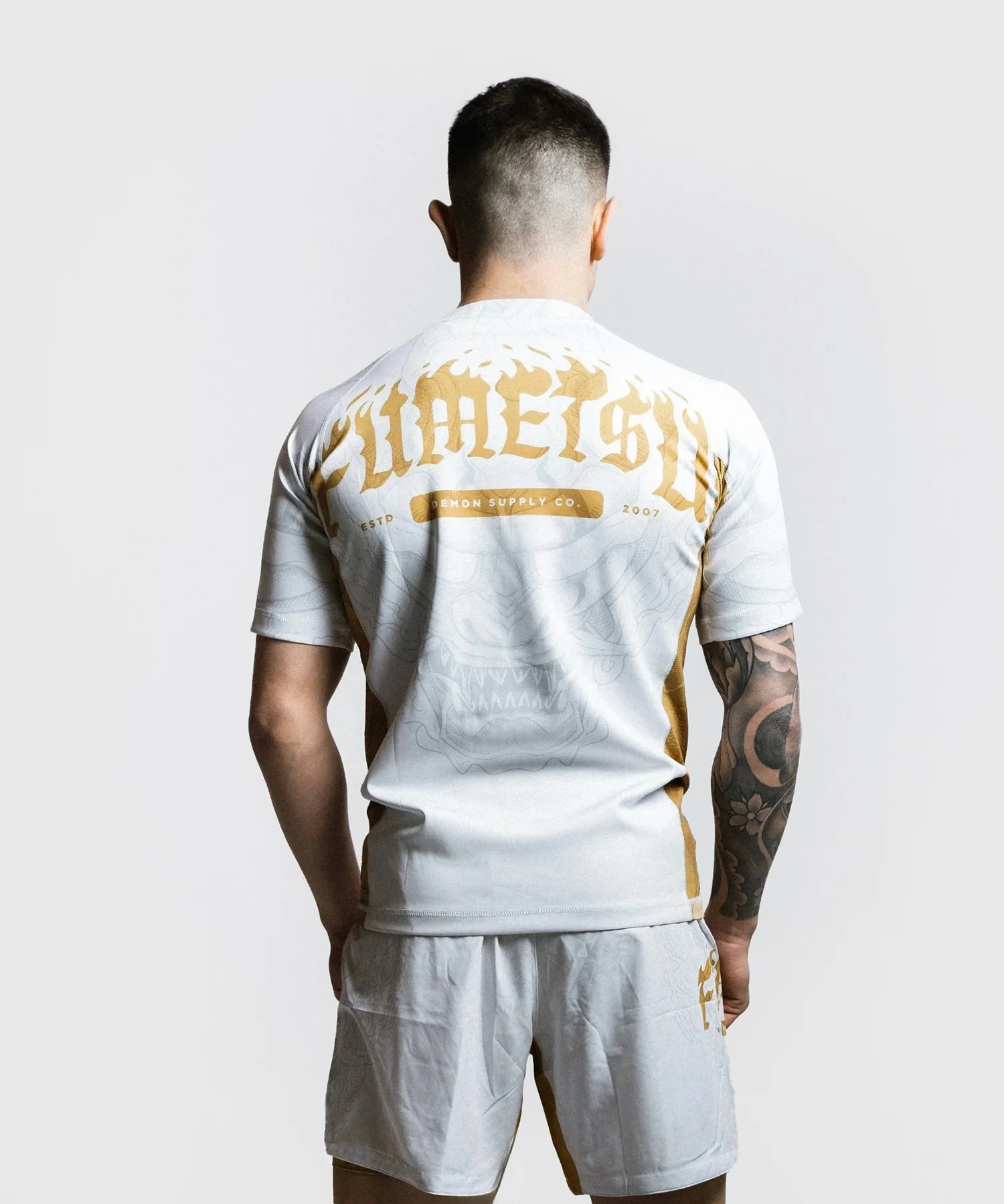 Rashguard À Manches Courtes Fumetsu Oni - Blanc/Or/Gris - Image 2