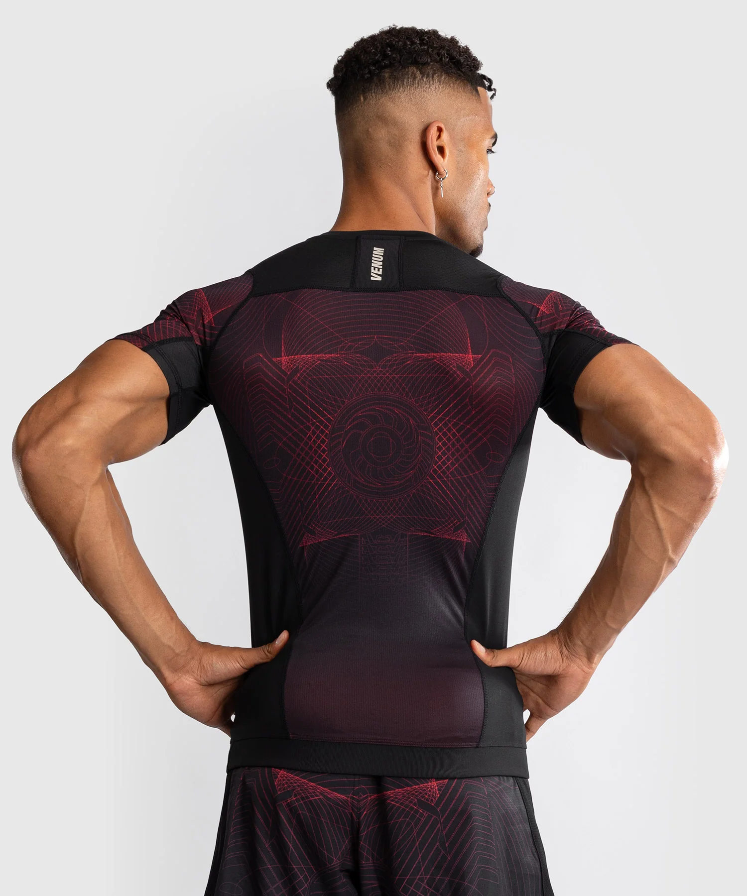 Rashguard à Manches Courtes Venum G-Fit Air pour Hommes - Noir Profond/Rouge Feu - Image 3