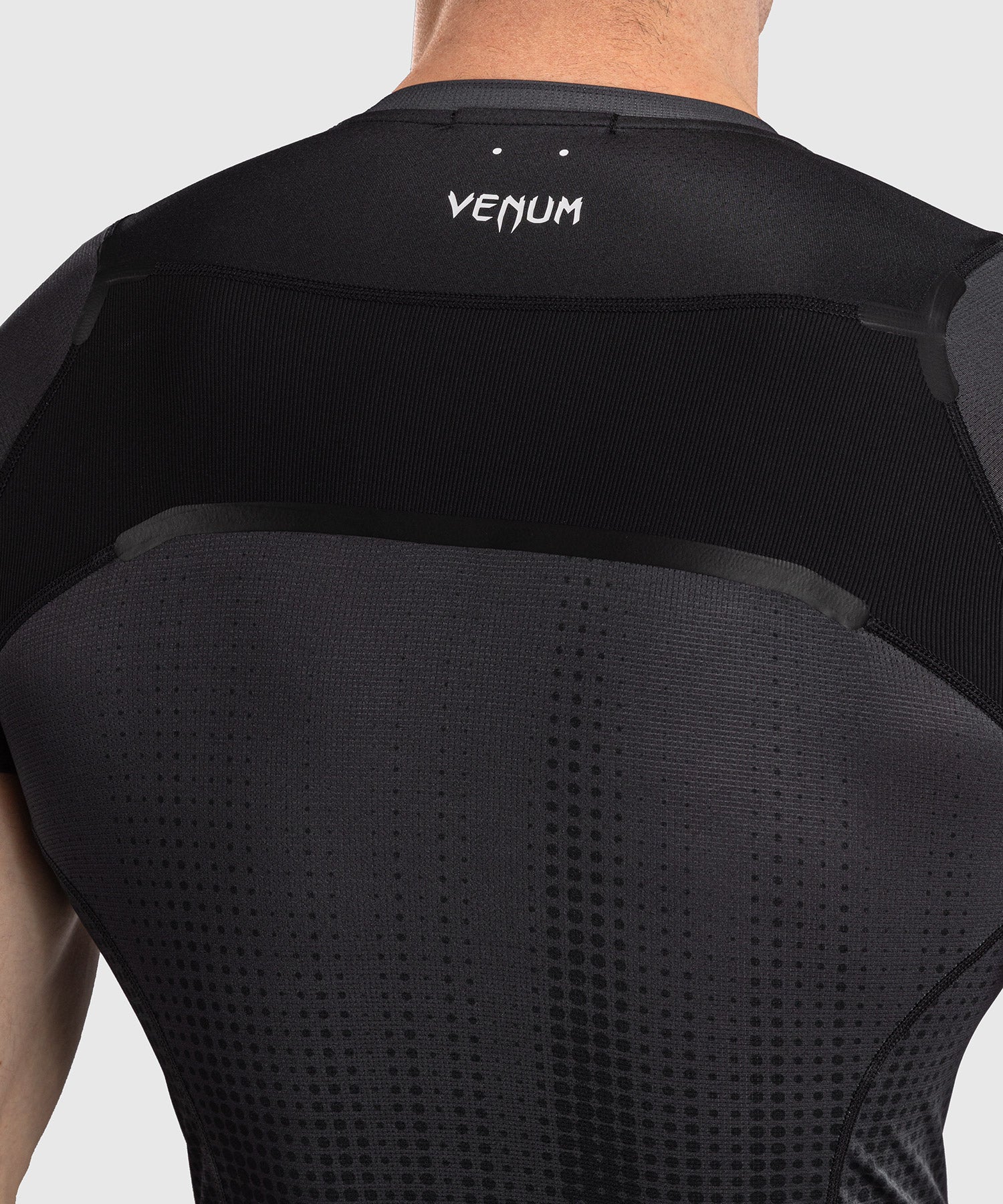 Rashguard à Manches Courtes Venum Stealth – Noir/Blanc - Image 6