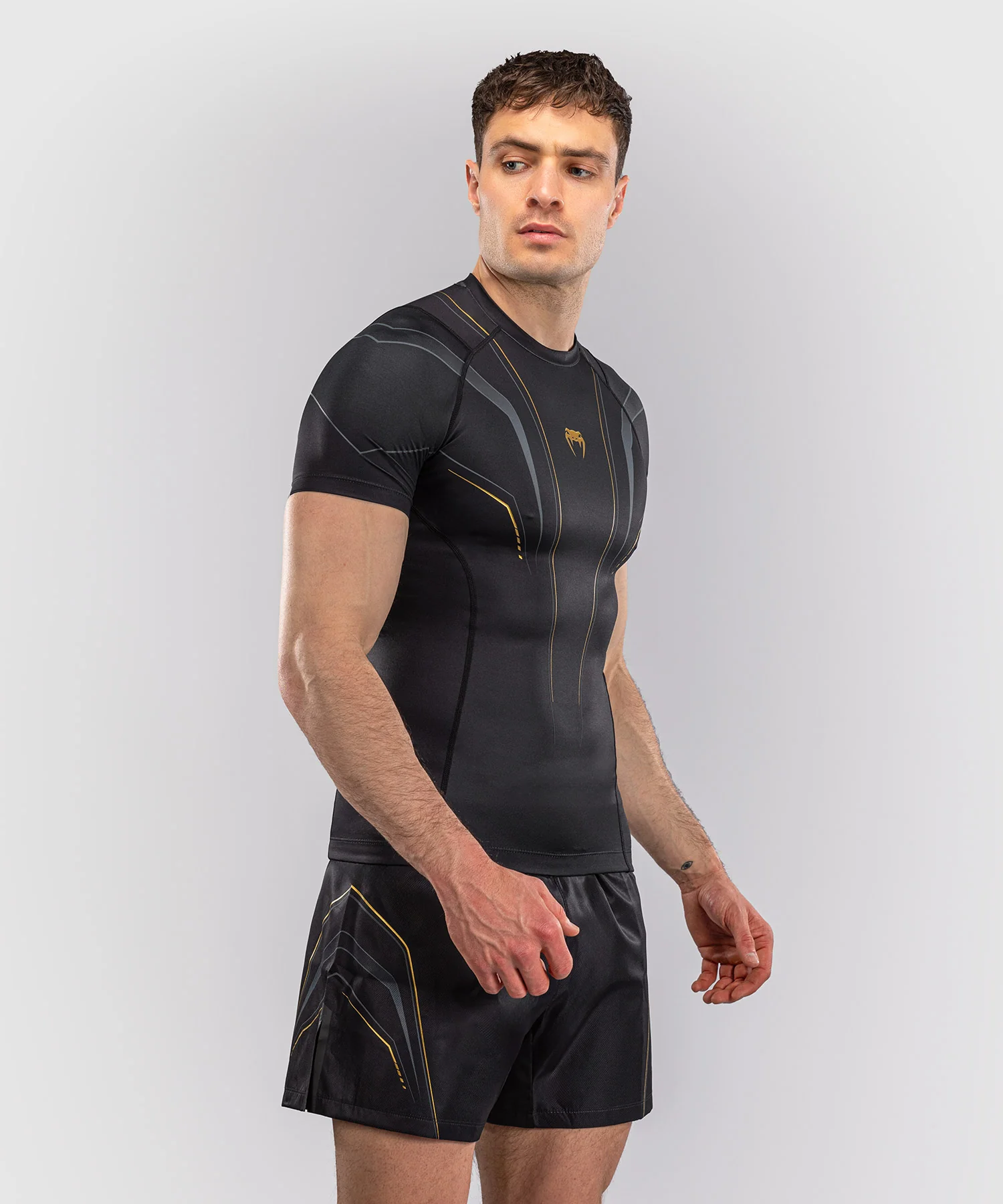 Rashguard à Manches Courtes Venum Streamline – Noir/Or - Image 2