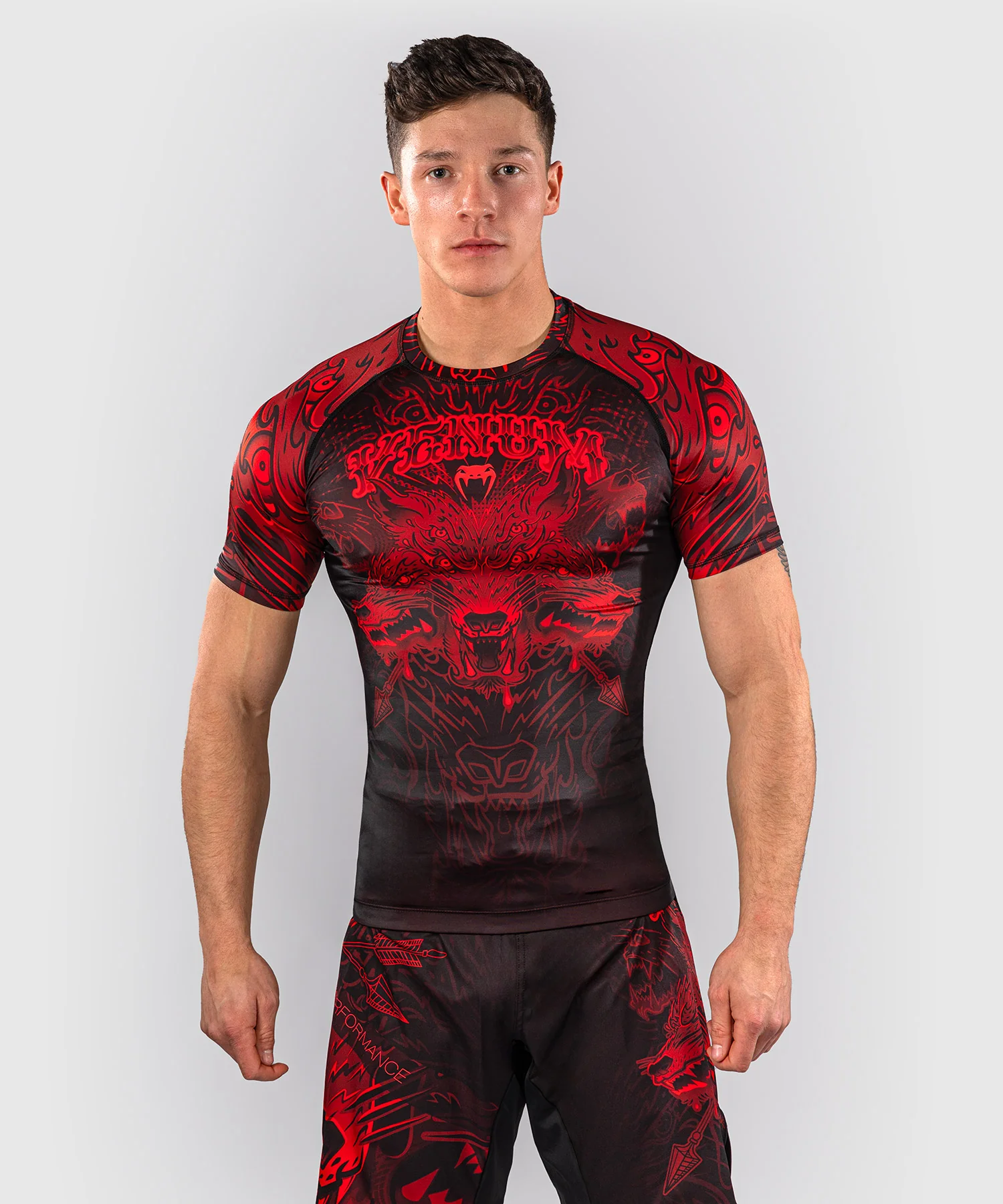 Rashguard à Manches Courtes Venum Wolf Atak – Noir/Rouge