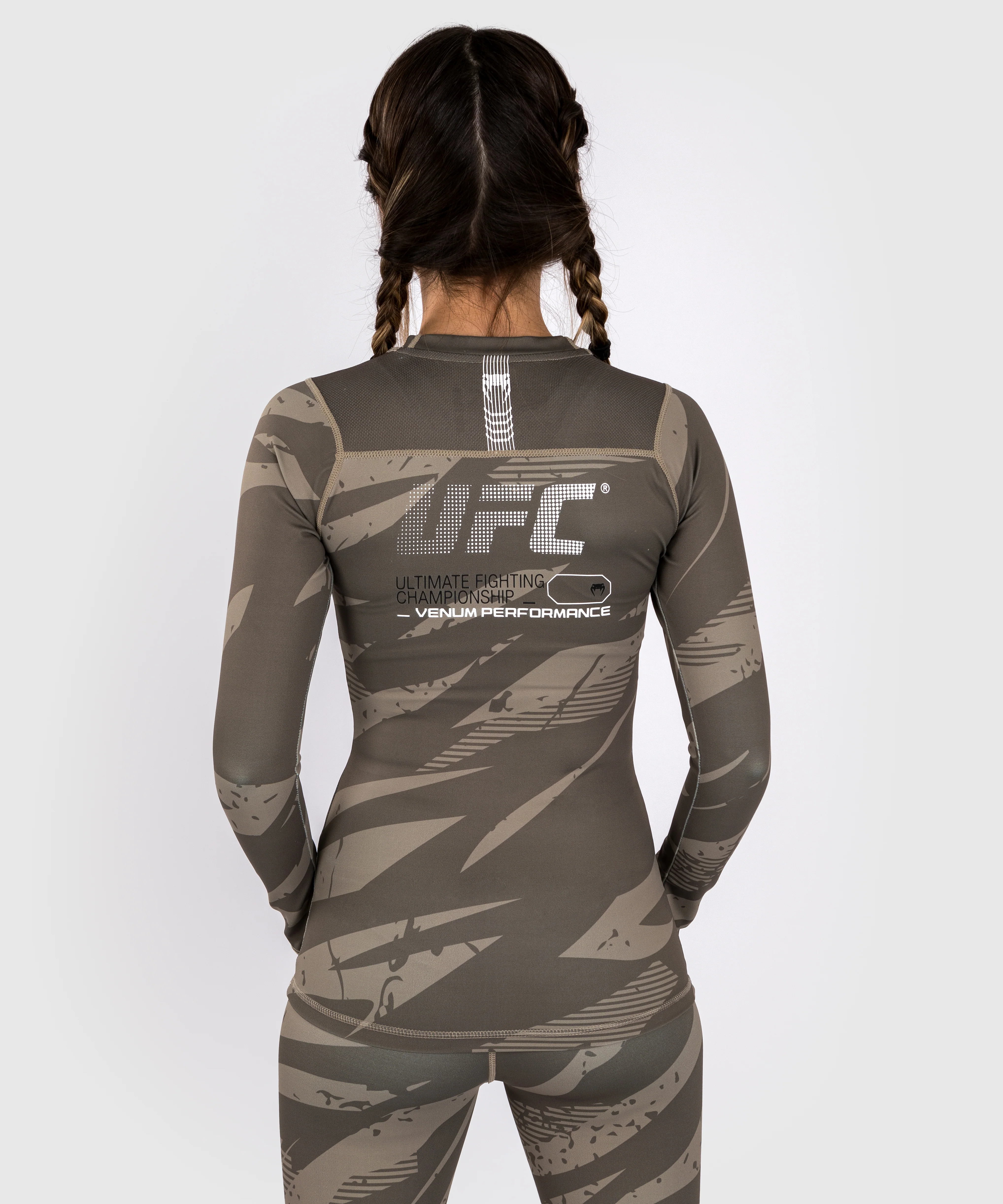 Rashguard À Manches Longues pour Femmes UFC Adrenaline by Venum Fight Week - Desert Camo - Image 4