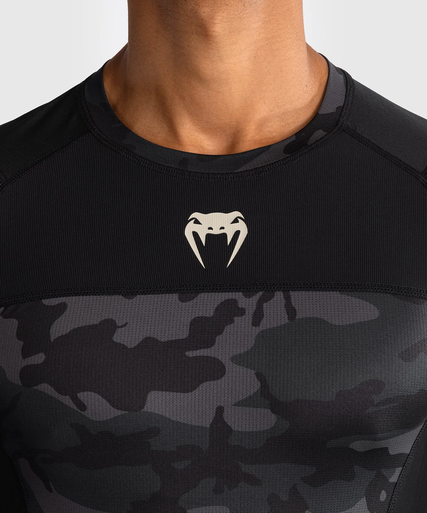 Rashguard à Manches Longues Venum G-Fit Air pour Hommes - Camo Urban - Image 4