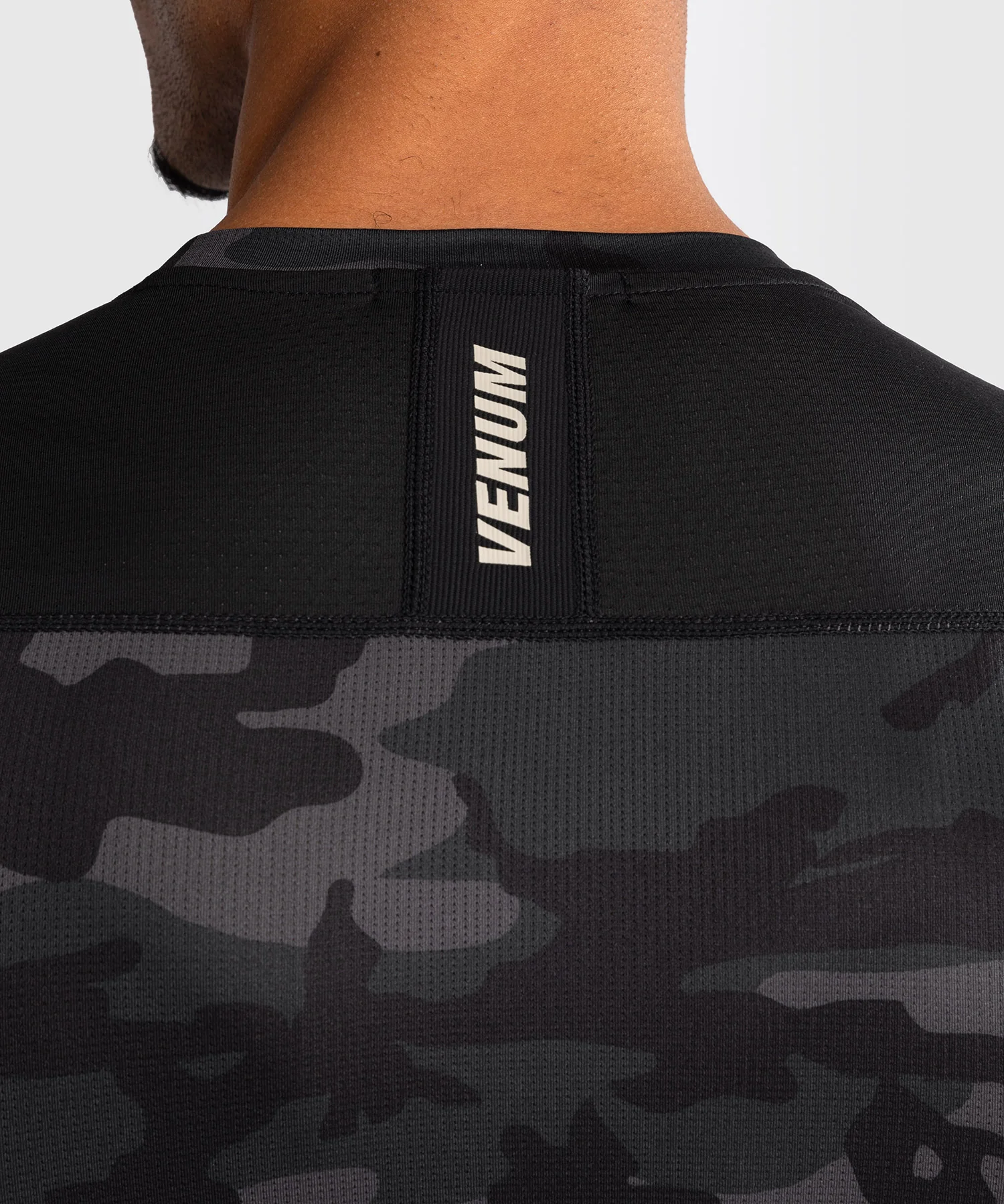 Rashguard à Manches Longues Venum G-Fit Air pour Hommes - Camo Urban - Image 6