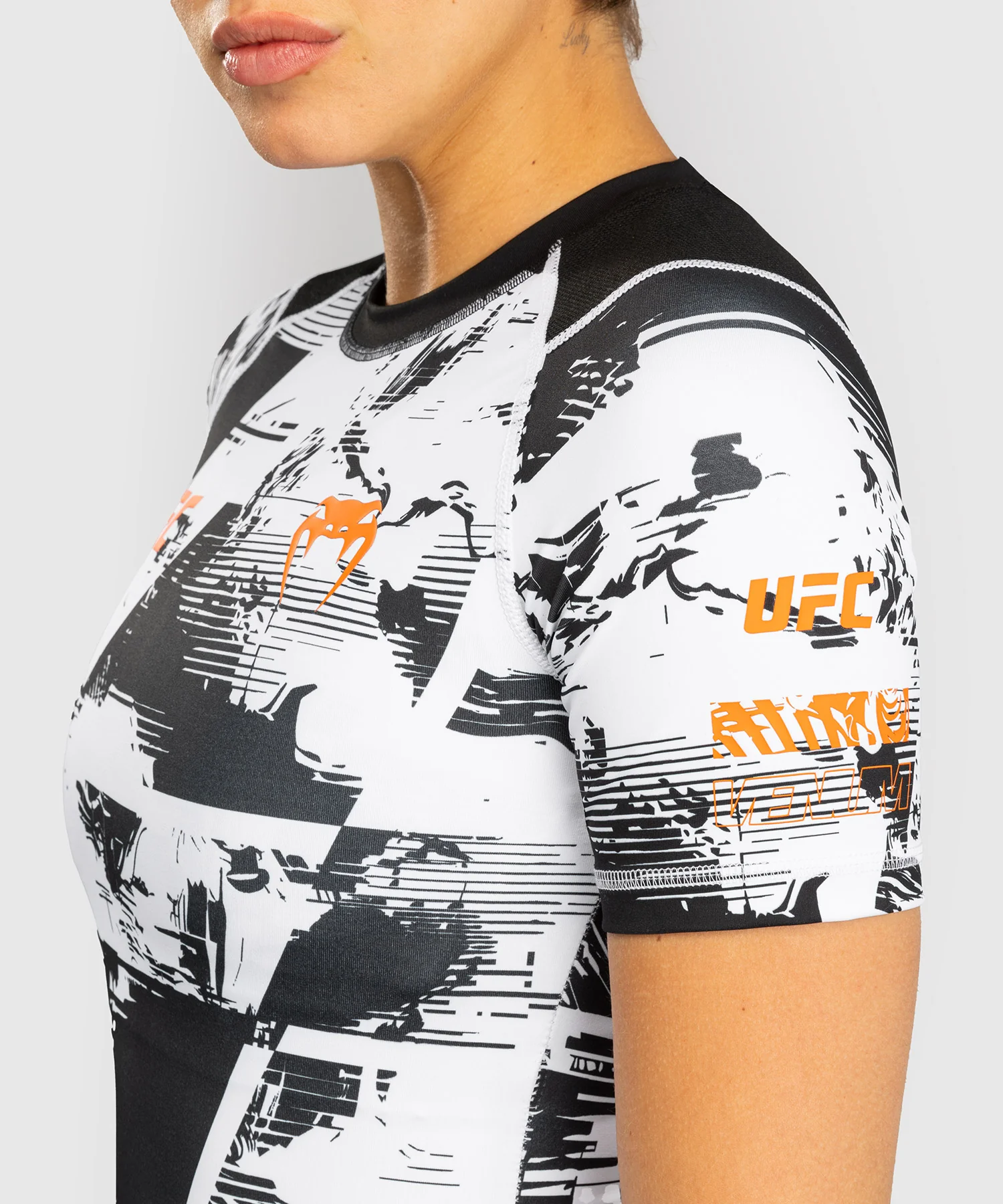 Rashguard manches courtes Performance Femme UFC Zenith by Venum Authentic Fight Week - Blanc - Image 4