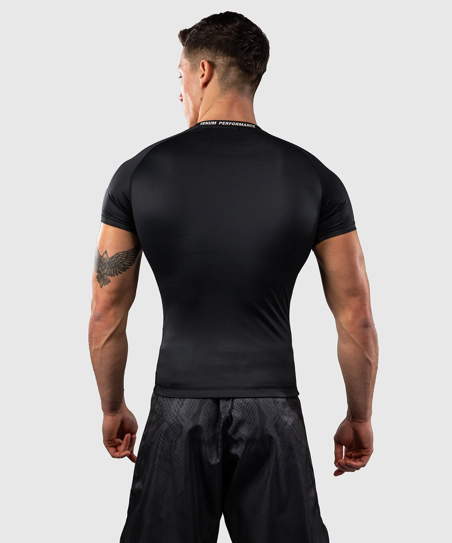 Rashguard manches courtes Venum Edge – Noir/Sable - Image 4
