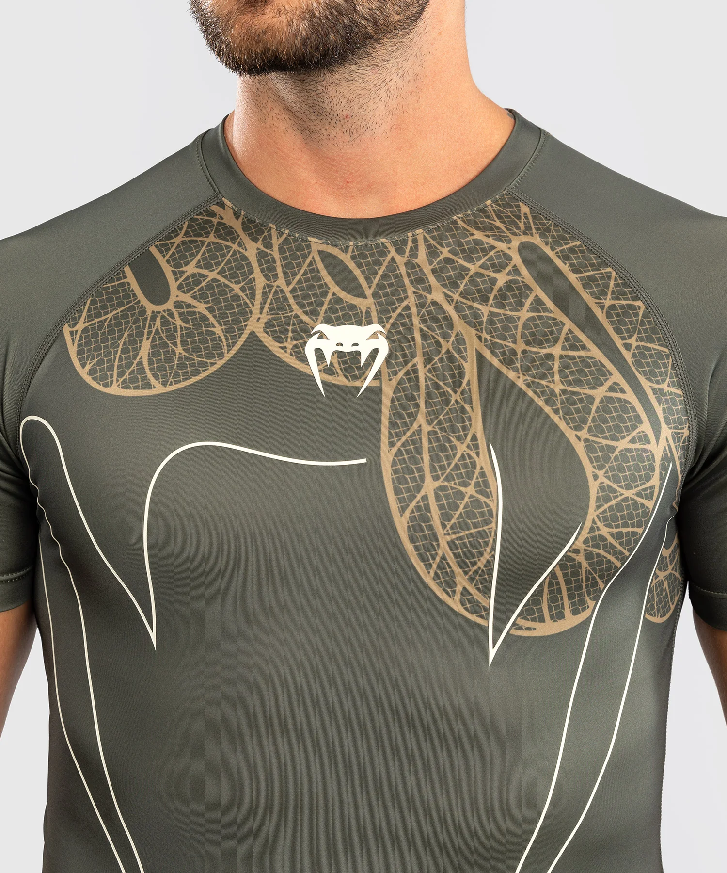 Rashguard Manches Courtes Venum Serpenti – Kaki/Bronze/Ivoire - Image 5