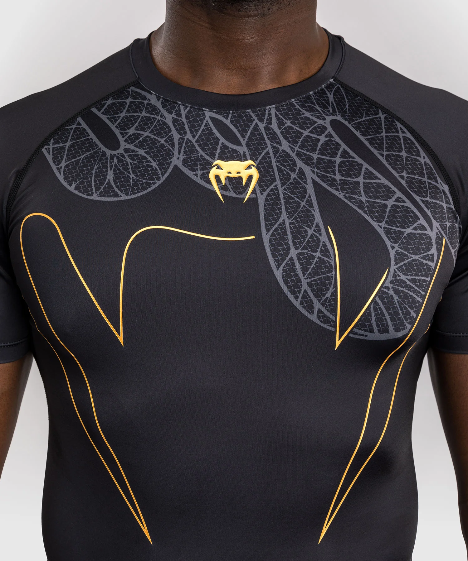 Rashguard Manches Courtes Venum Serpenti – Noir/Argent/Or - Image 6