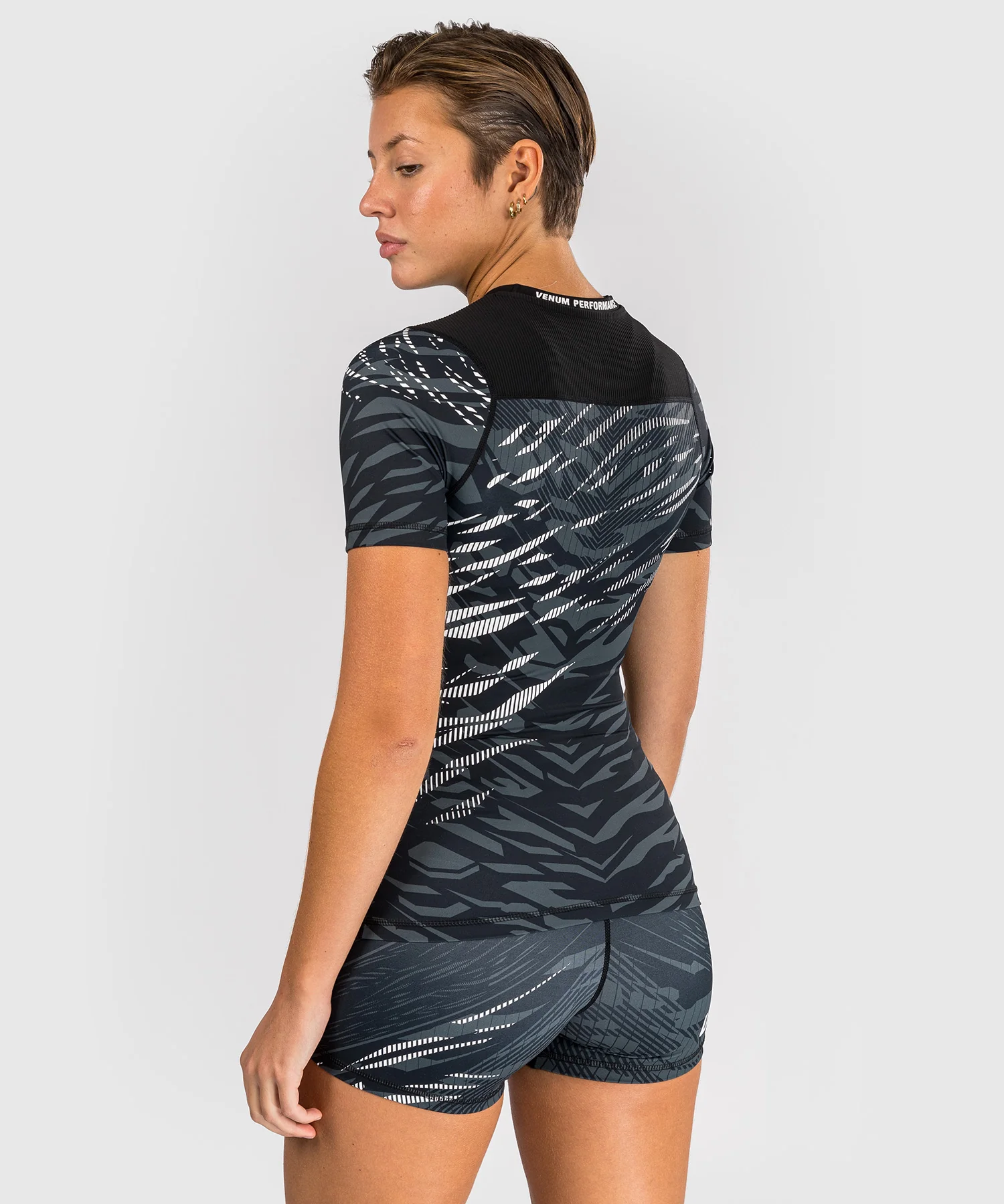 Rashguard Performance à Manches Courtes pour Femmes UFC Fusion by Venum Authentic Fight Night - Noir - Image 2