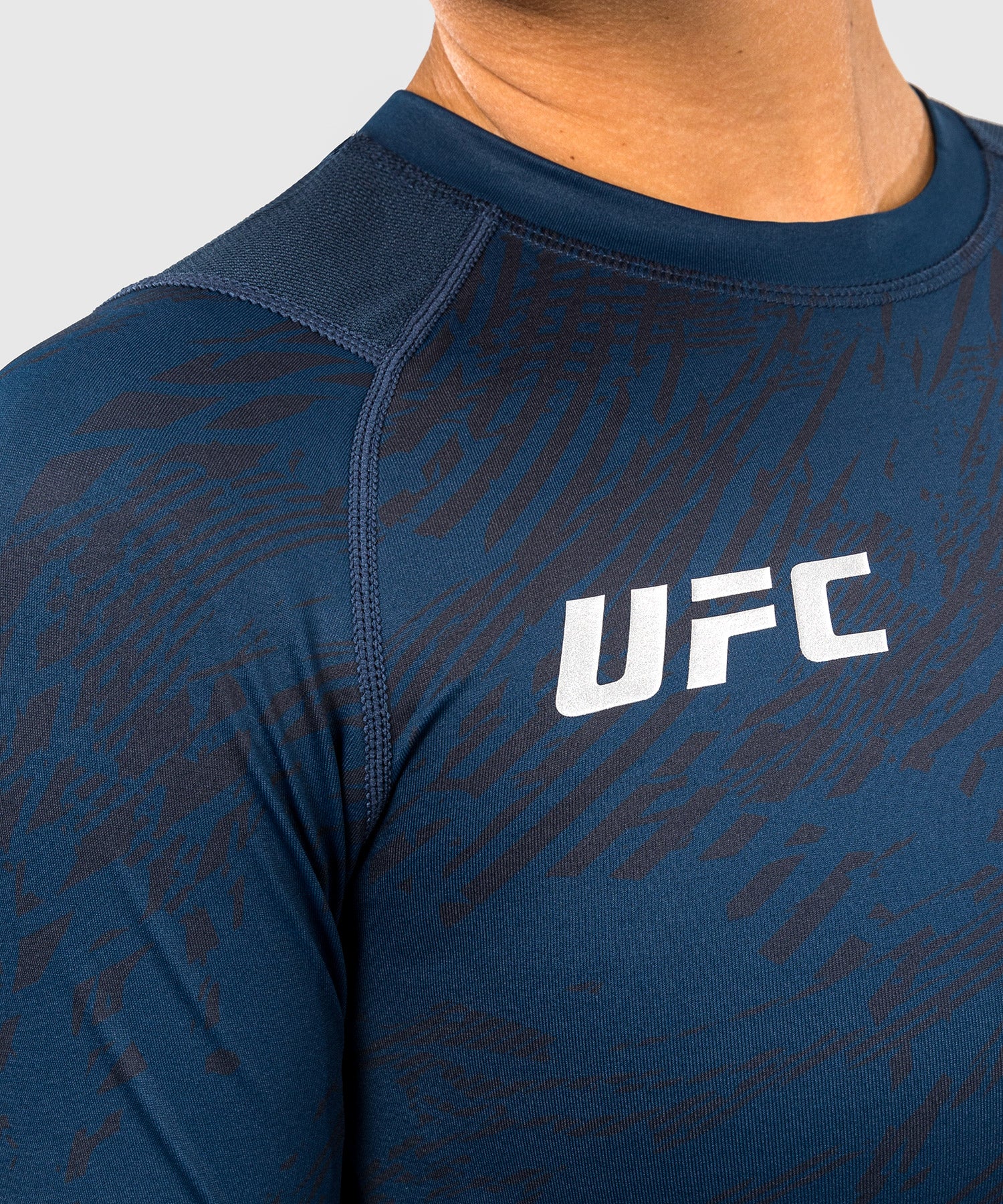 Rashguard Performance à Manches Longues pour Femmes UFC Fusion by Venum Fight Week - Bleu Océanique - Image 5