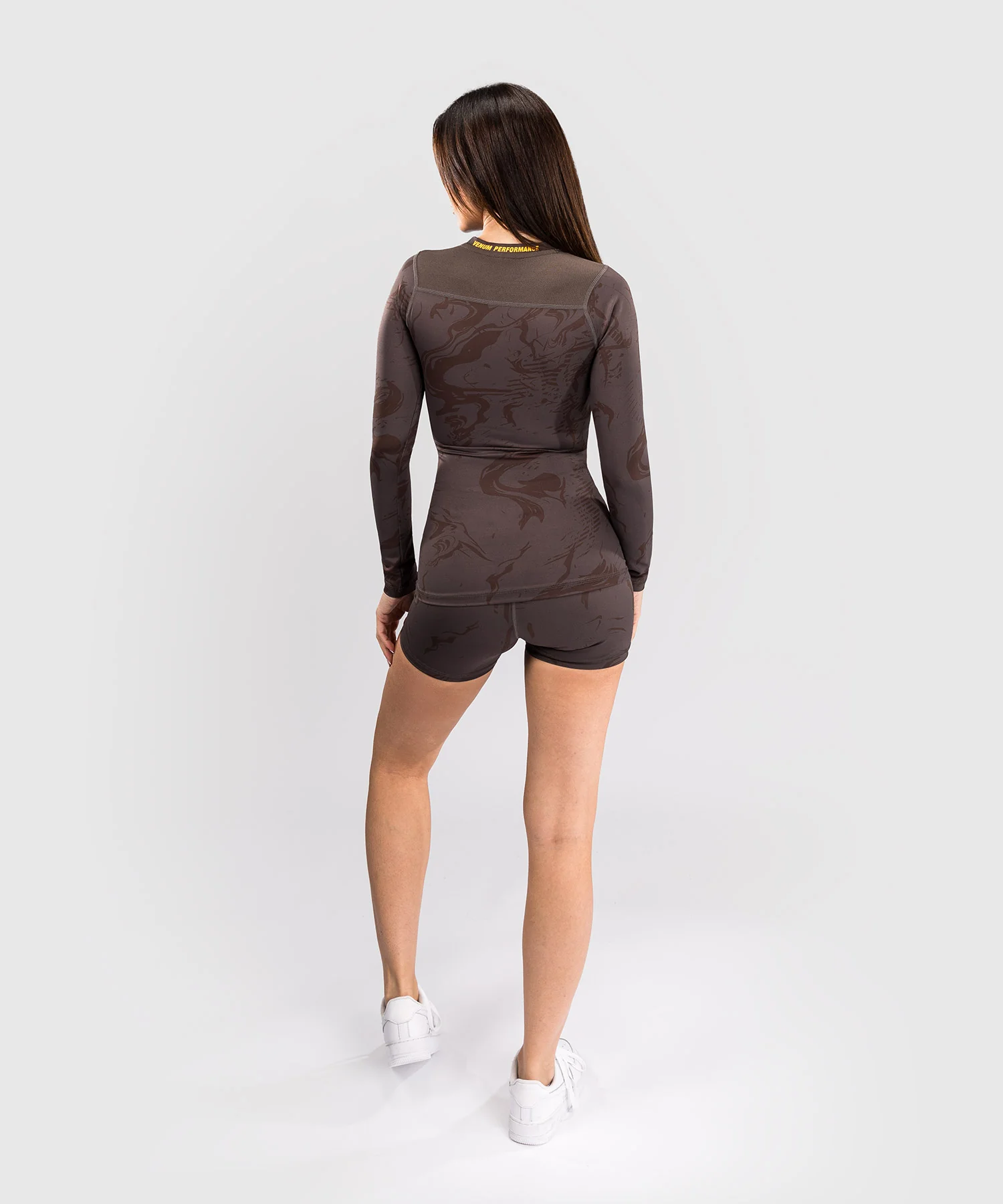 Rashguard Performance à Manches Longues pour Femmes UFC Fusion by Venum Fight Week - Marron Terrestre - Image 3