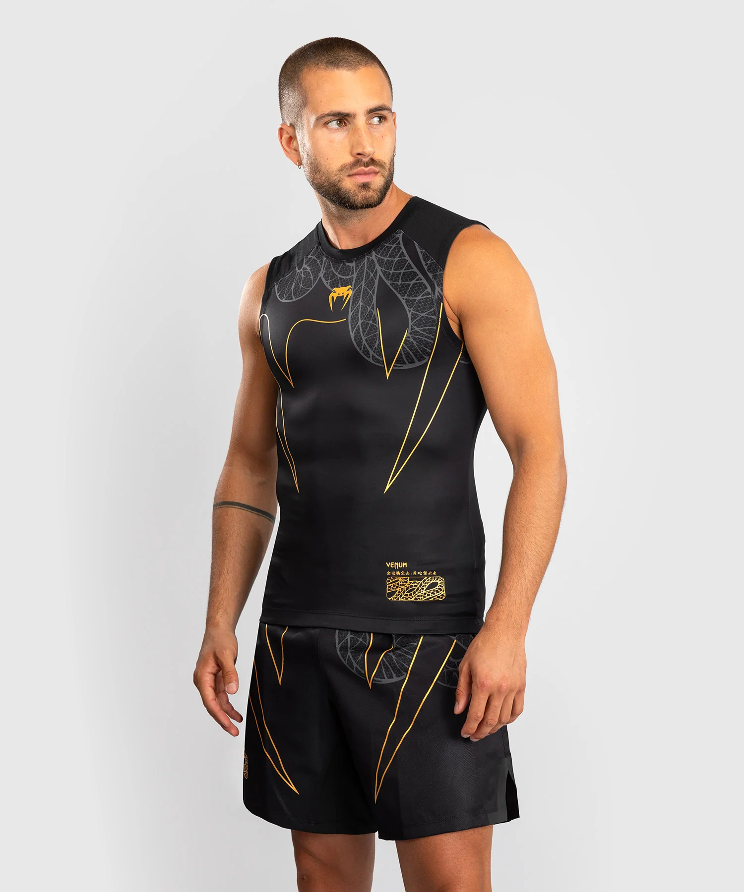 Rashguard Sans Manches Venum Serpenti – Noir/Argent/Or - Image 4