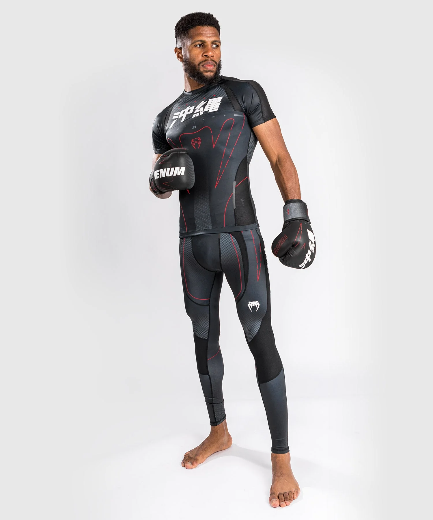 Rashguard Venum Okinawa 3.0 - Manches Courtes- Noir/Rouge - Image 2