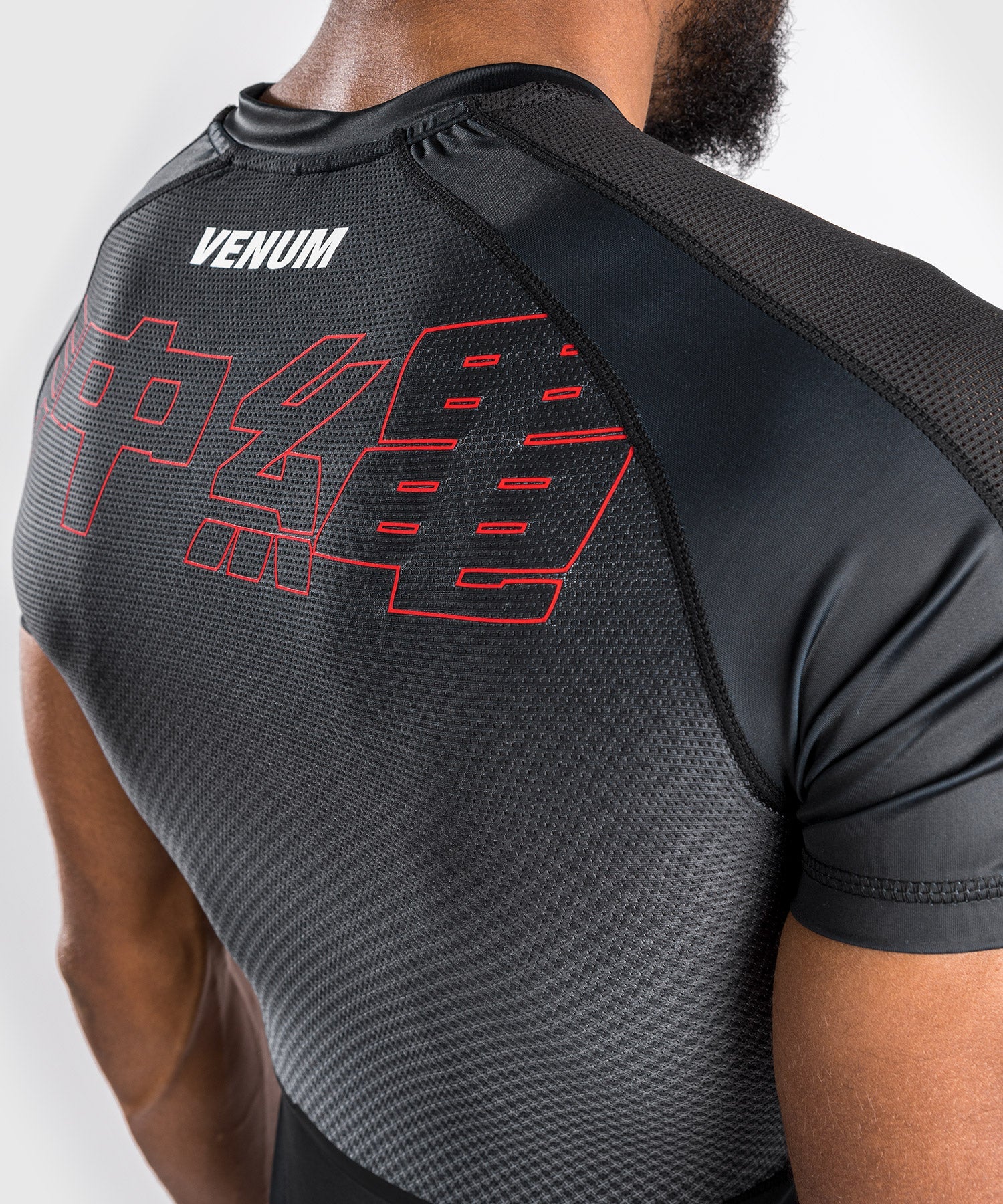 Rashguard Venum Okinawa 3.0 - Manches Courtes- Noir/Rouge - Image 8