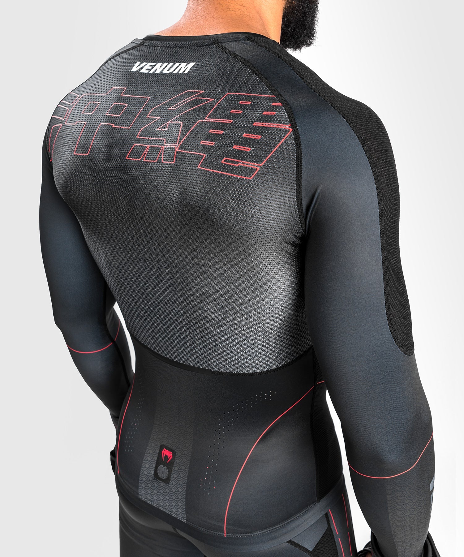 Rashguard Venum Okinawa 3.0- Manches longues - Noir/Rouge - Image 7