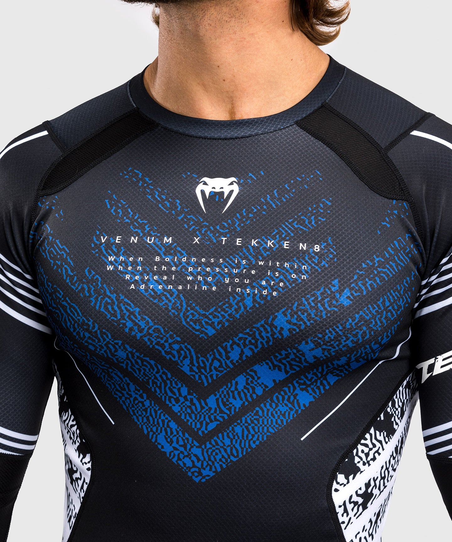 Rashguard Venum x TEKKEN 8 - Jin Kazama - Bleu/Noir/Blanc - Image 4