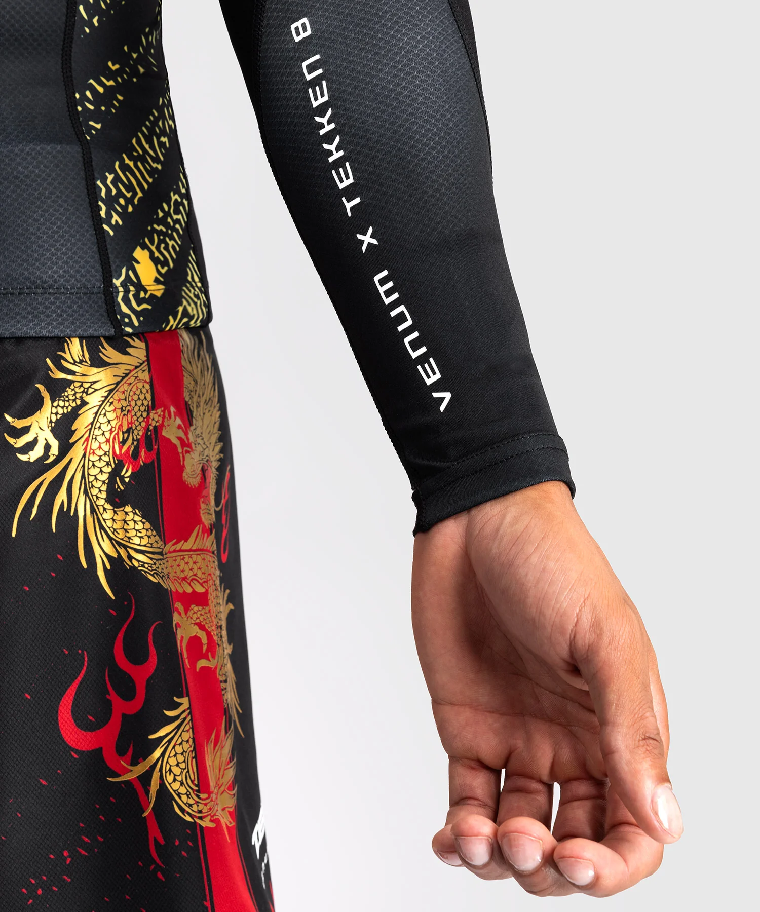 Rashguard Venum x TEKKEN 8 - Marshall Law - Noir/Rouge/Or - Image 5
