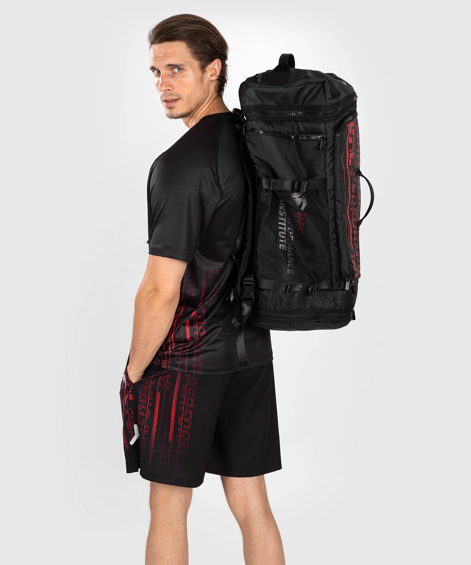Sac à dos UFC Venum Performance Institute 2.0 - Noir/Rouge - Image 9