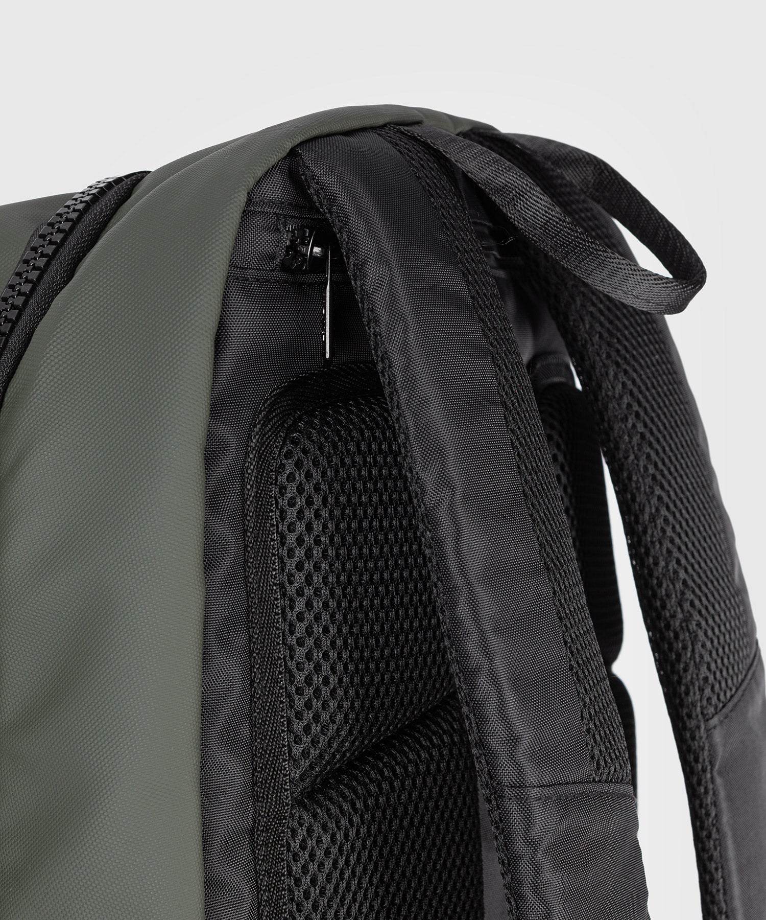 Sac à Dos Venum Evo 2 (20-25L) – Noir/Kaki - Image 4