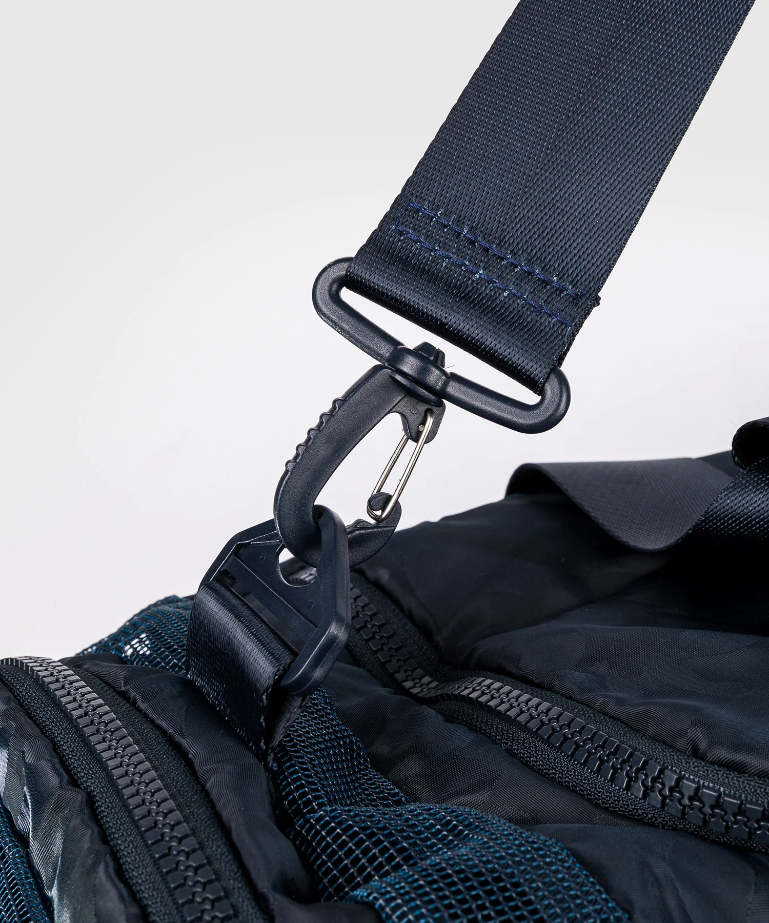 Sac de Sport Venum Trainer Lite (48L) – Camouflage/Bleu - Image 10