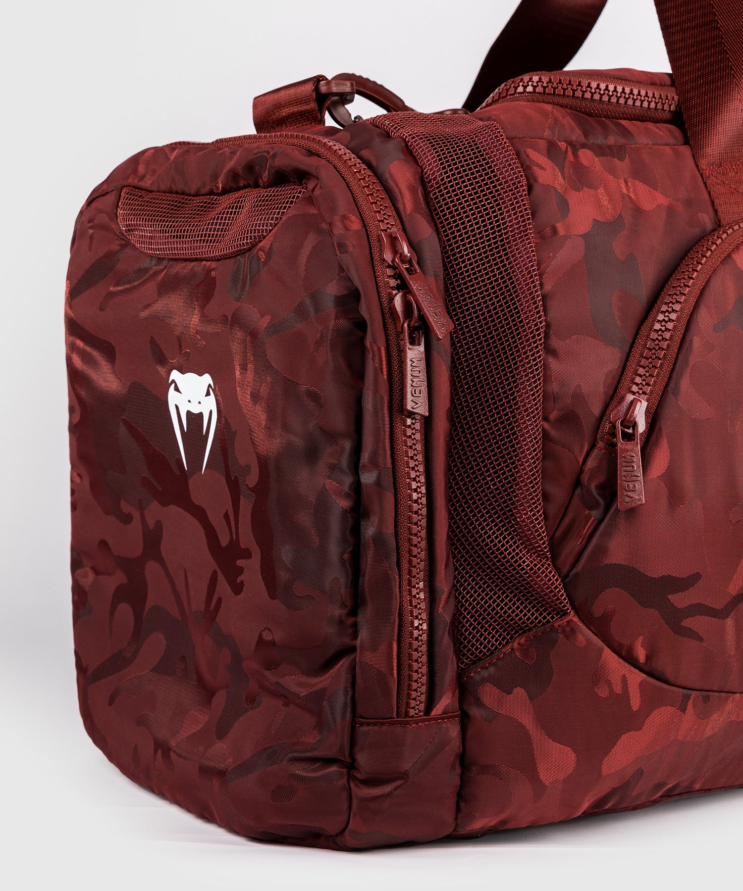 Sac de Sport Venum Trainer Lite (48L) – Camo/Bordeaux - Image 7