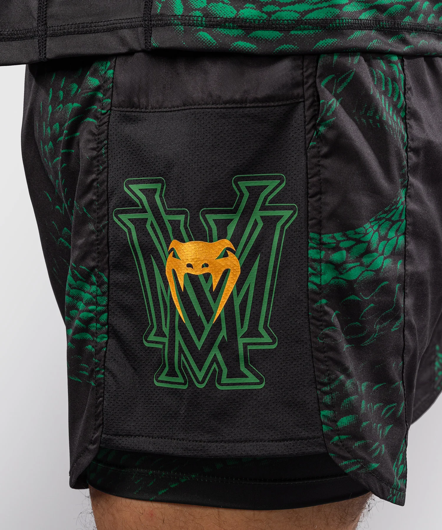 Short d’Entraînement Venum Matupa - Noir/Vert/Or - Image 6
