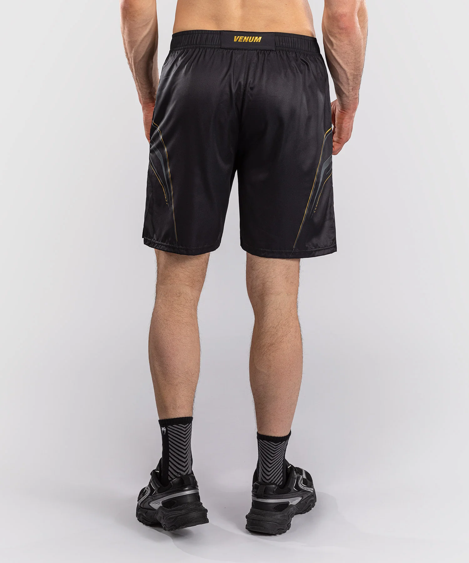 Short d’Entraînement Venum Streamline – Noir/Or - Image 4