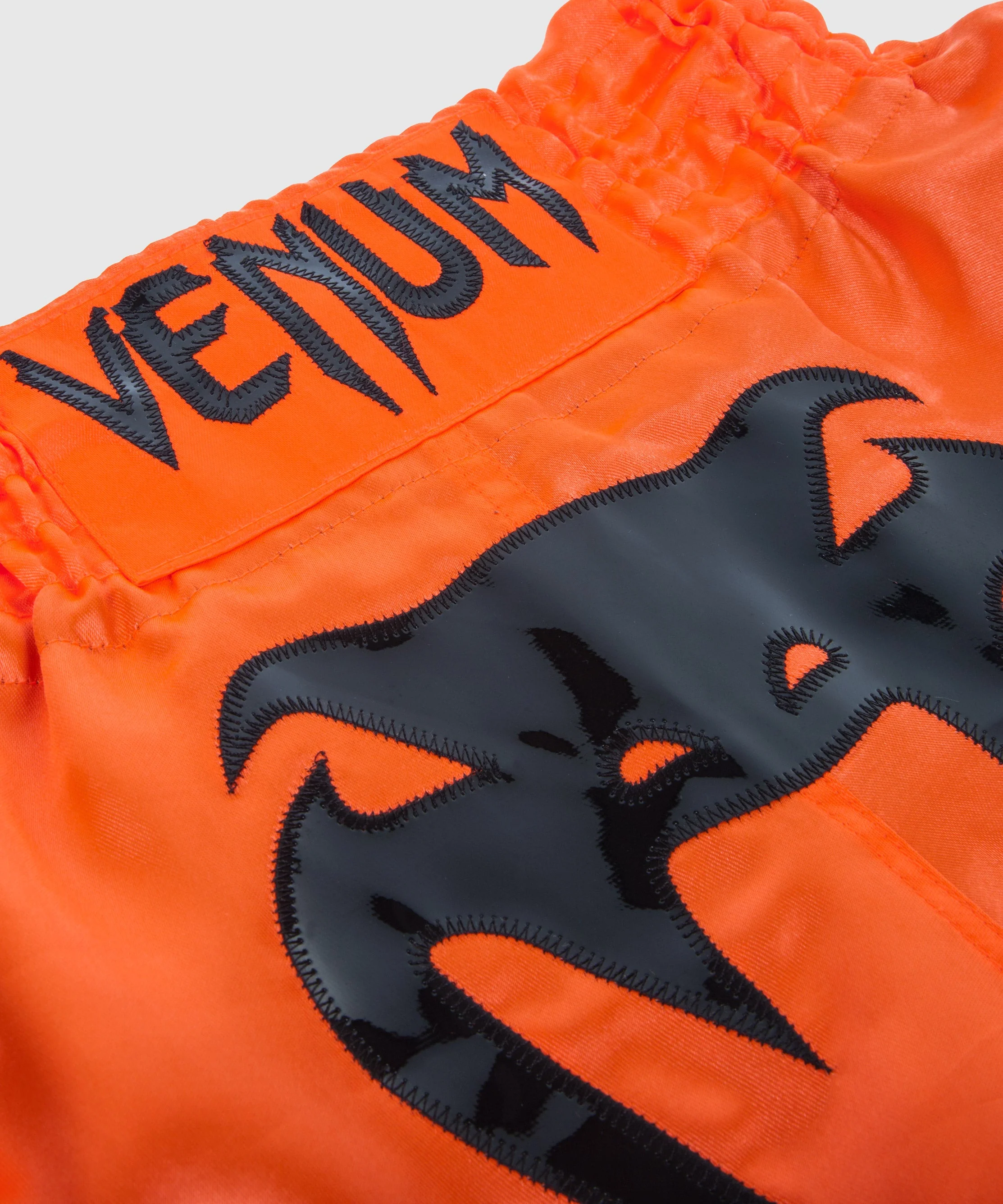 Short de Boxe Thaï Venum Bangkok Inferno - Neo Orange - Image 3