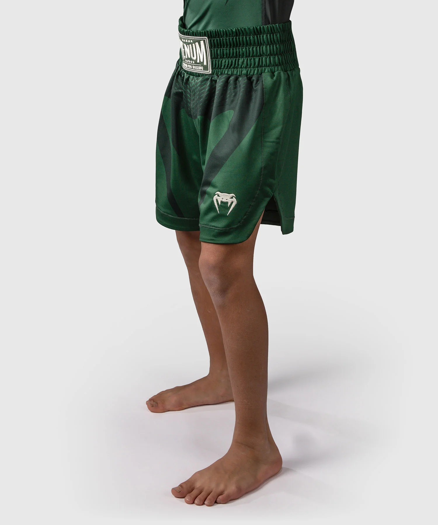 Short de Boxe Enfant Venum Attack - Vert Forêt/Blanc Cassé - Image 2