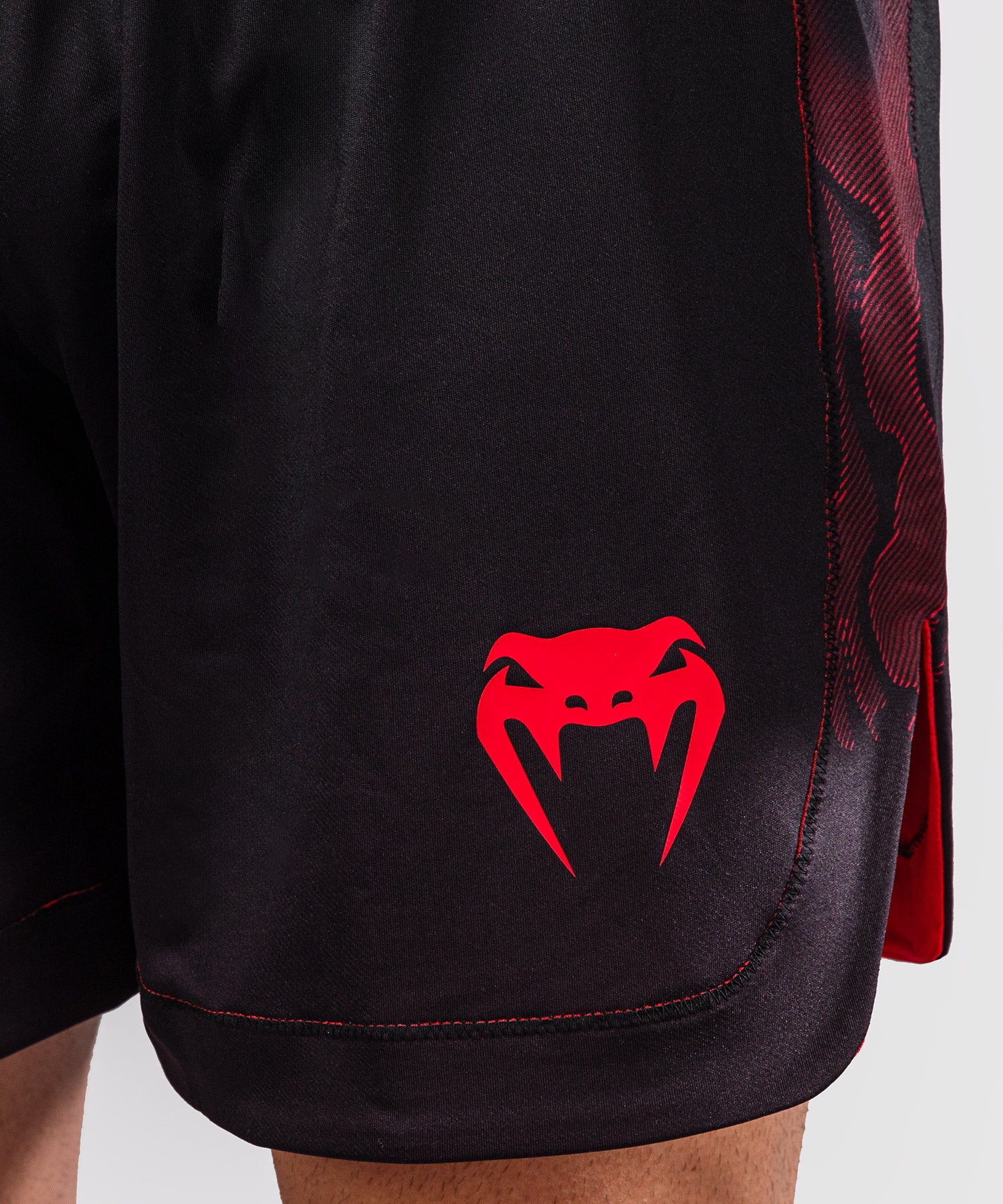 Short de Boxe Venum Spectre – Noir/Rouge - Image 6
