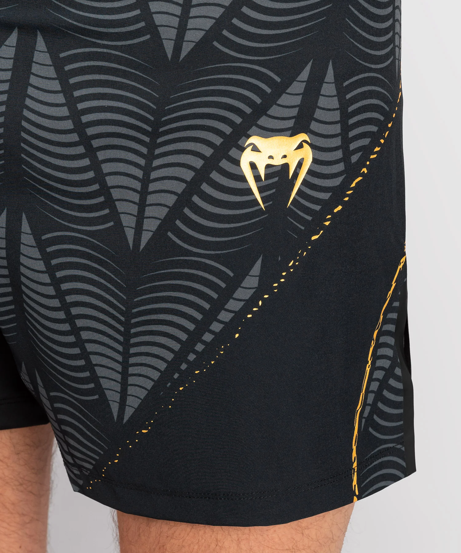 Short de combat coupe courte Homme UFC Zenith by Venum Authentic Fight Night - Champion - Image 7