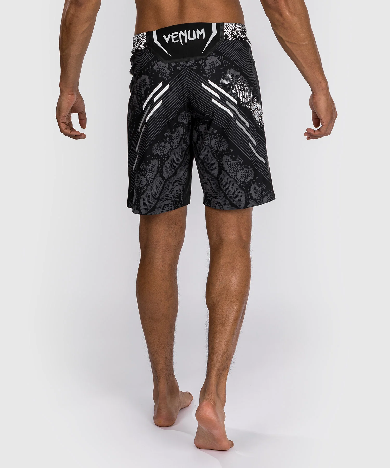 Shorts de combat Coupe longue pour Hommes UFC Adrenaline by Venum Authentic Fight Night - Noir - Image 4