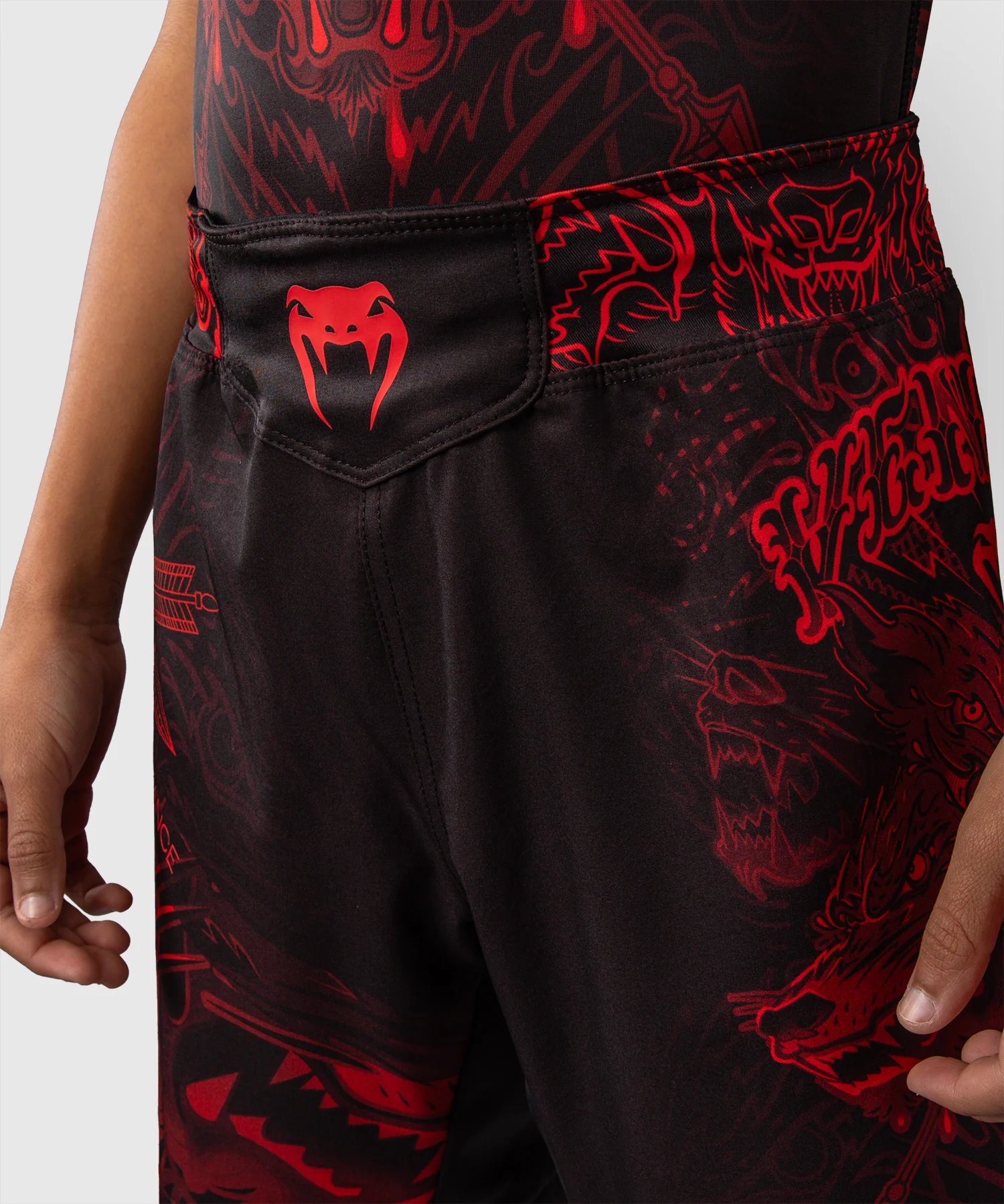 Short de Combat Pour Enfants Venum Wolf Atak  – Noir/Rouge - Image 5