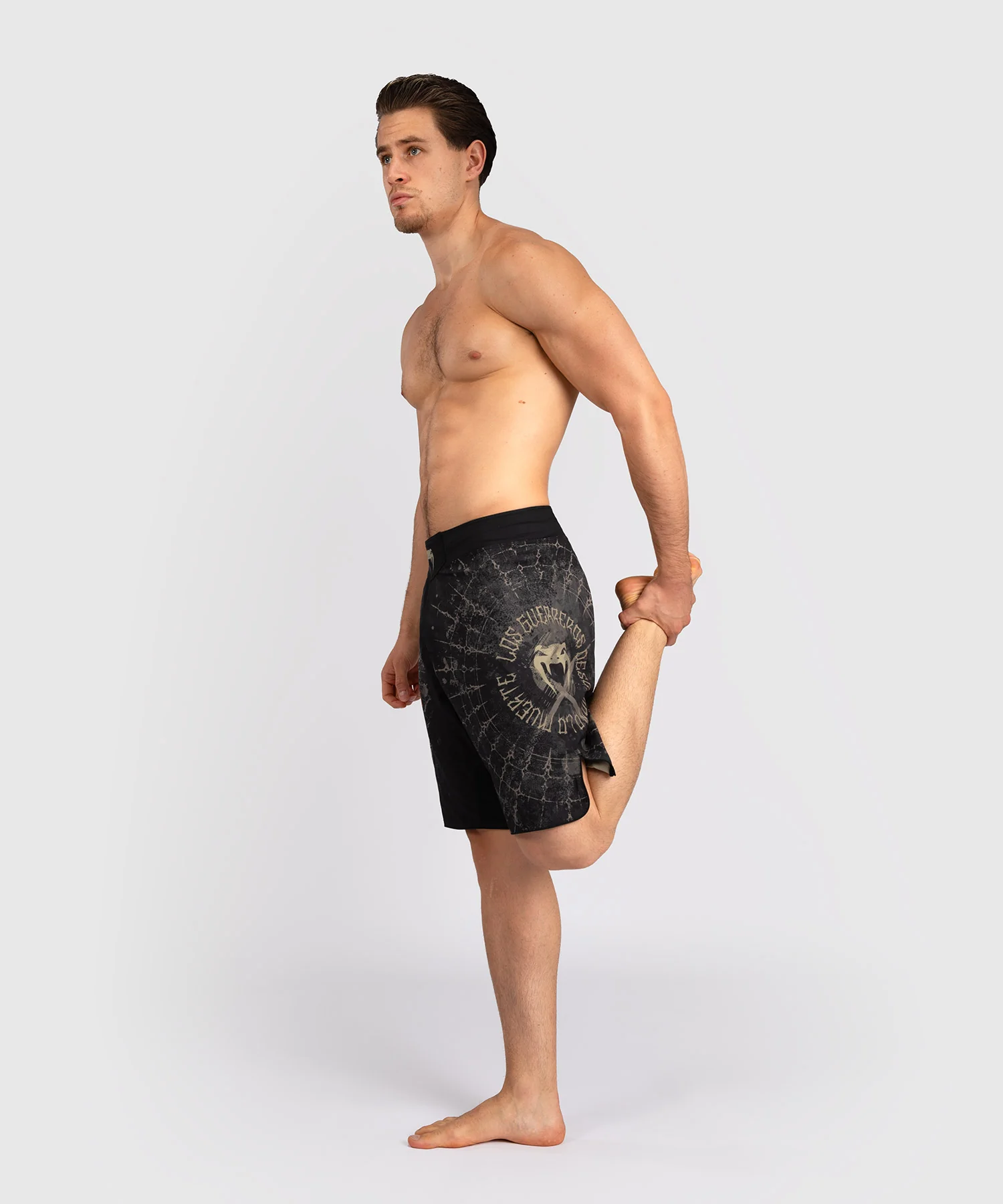 Short de Combat pour Hommes Venum Santa Muerte 5.0 - Noir Profond/Or - Image 4