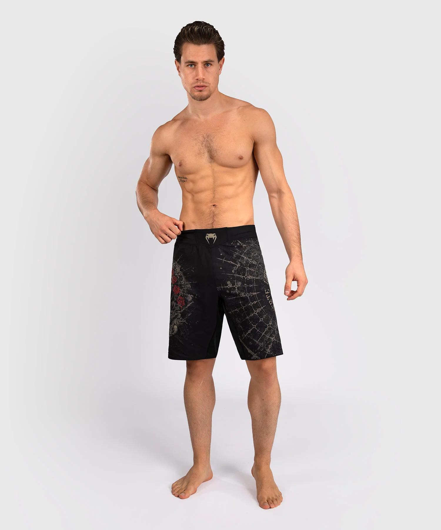 Short de Combat pour Hommes Venum Santa Muerte 5.0 - Noir Profond/Or - Image 5
