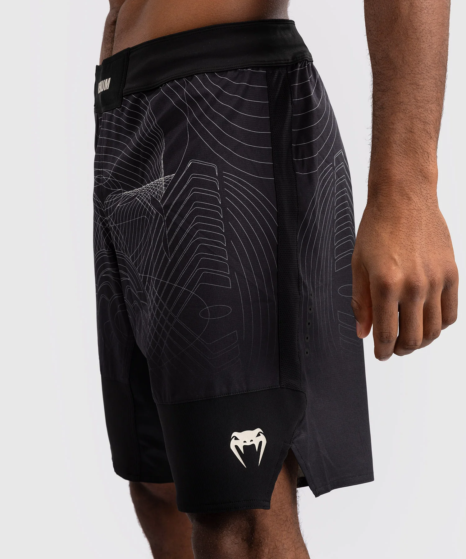 Short de Combat Venum G-Fit Air pour Hommes - Noir Intense/Sable Désert - Image 4
