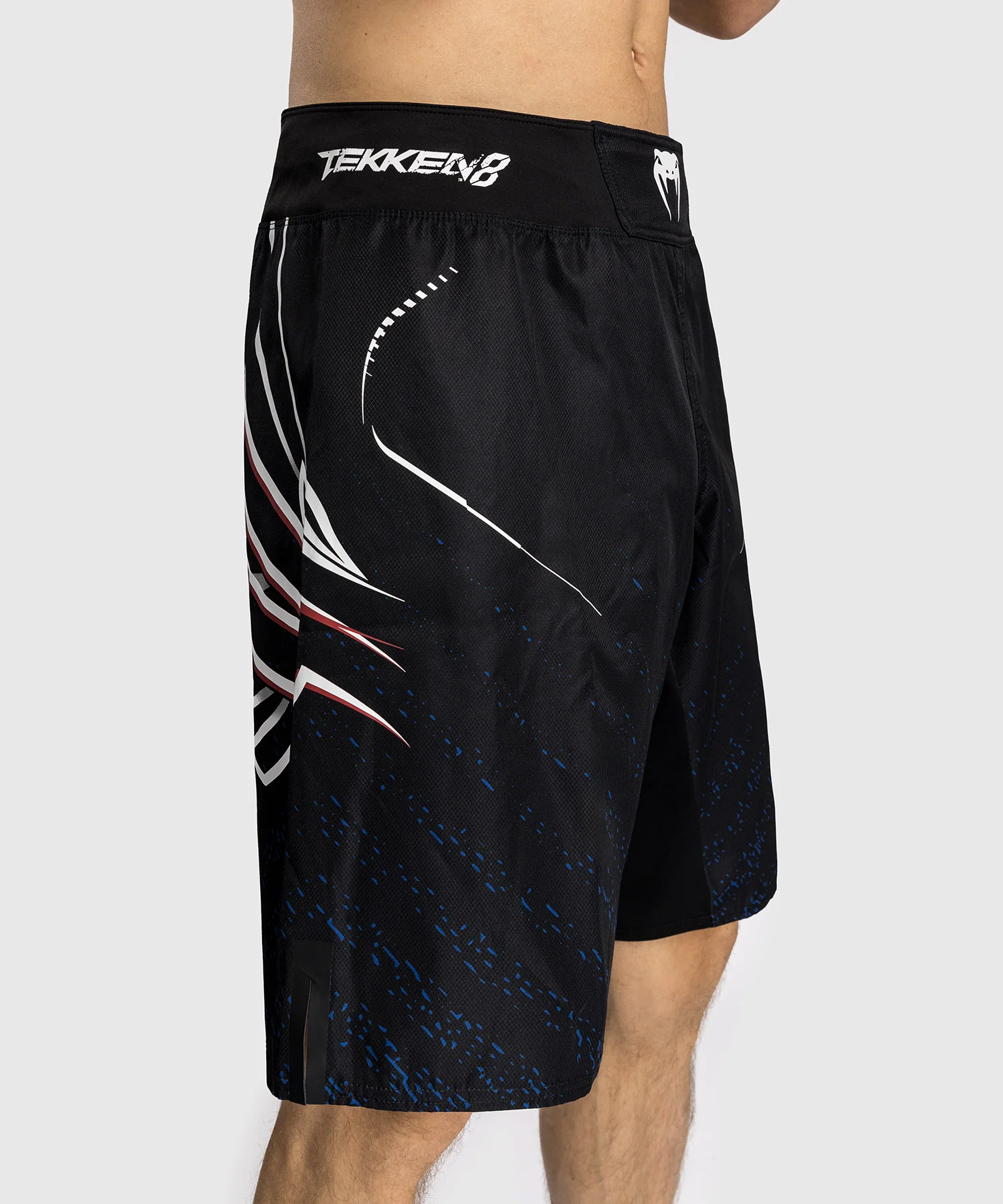 Short de combat Venum x TEKKEN 8 - Jin Kazama - Bleu/Noir/Blanc - Image 4