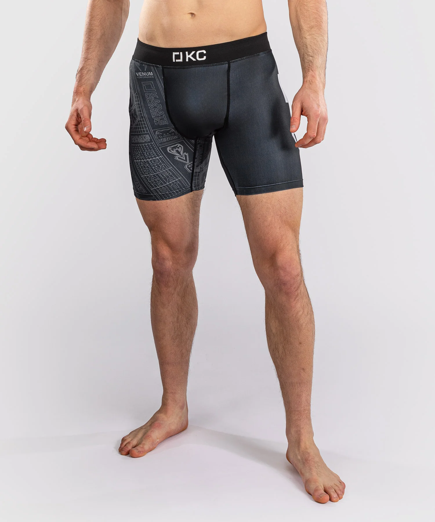 Short de Compression Karate Combat by Venum – Noir/Gris