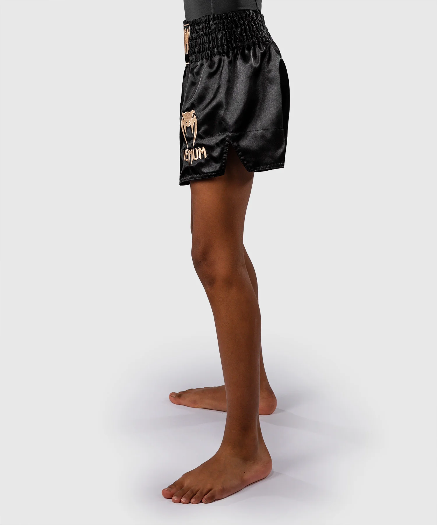 Short de Muay Thaï Venum Classic pour Enfant – Noir/Or - Image 3