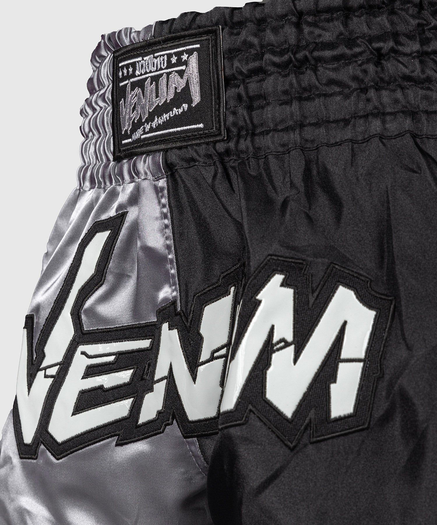 Short de Muay Thai Venum Inferno 2.0 - Gris/Noir - Image 6