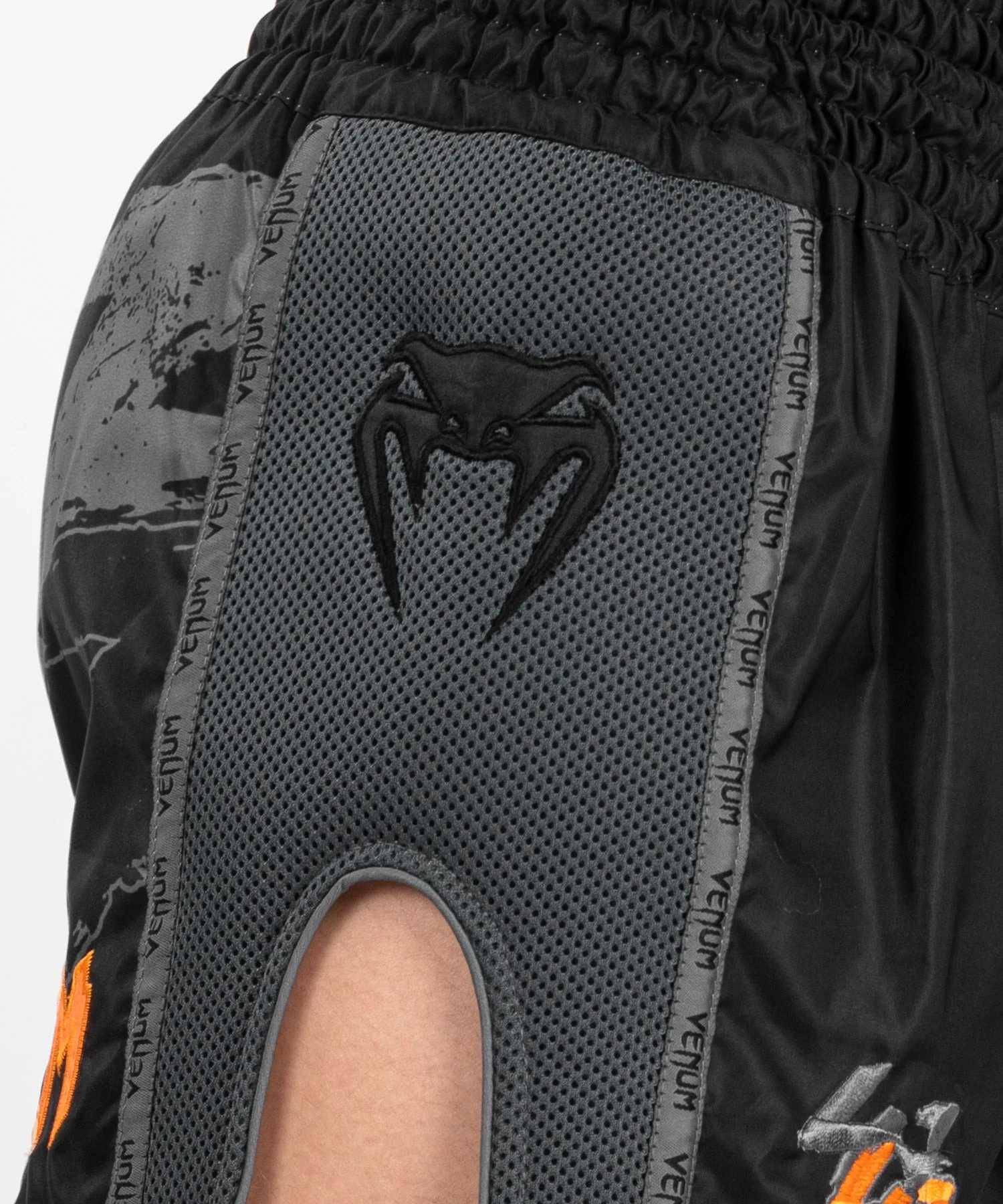 Short de Muay Thai Venum S47 - Noir/Orange - Image 5