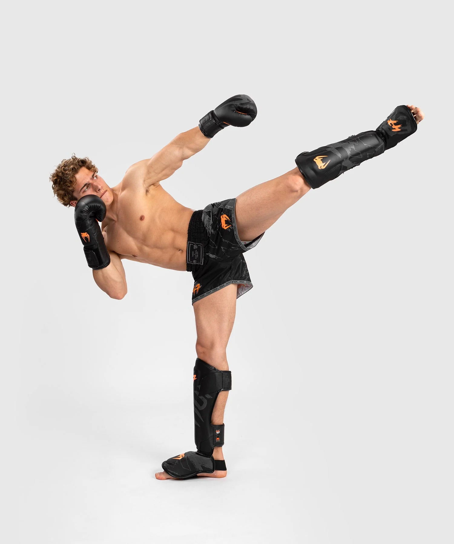 Short de Muay Thai Venum S47 - Noir/Orange - Image 7