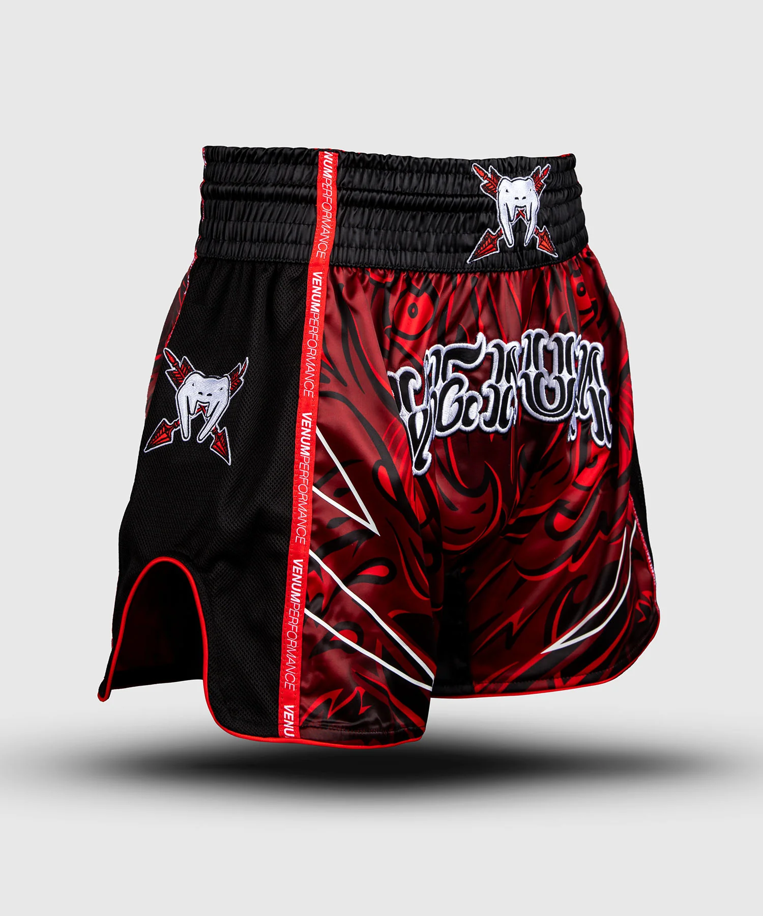 Short de Muay Thaï Venum Wolf Atak – Noir/Rouge - Image 3