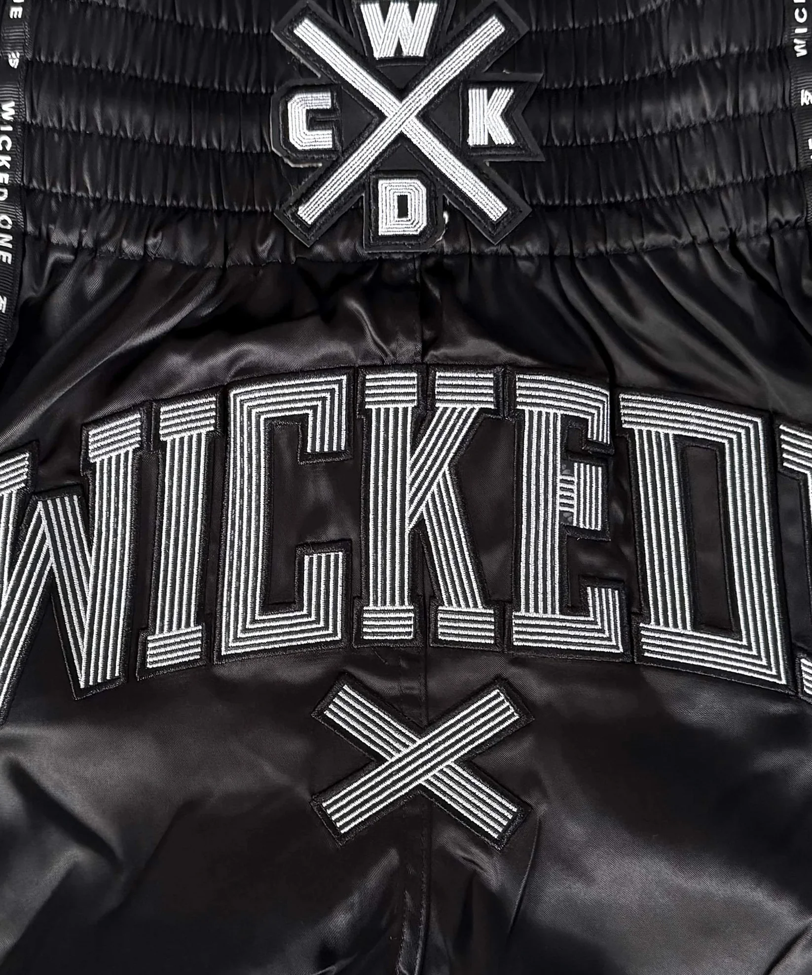 Short De Muay Thai Wicked One Cross-Line - Noir - Image 2
