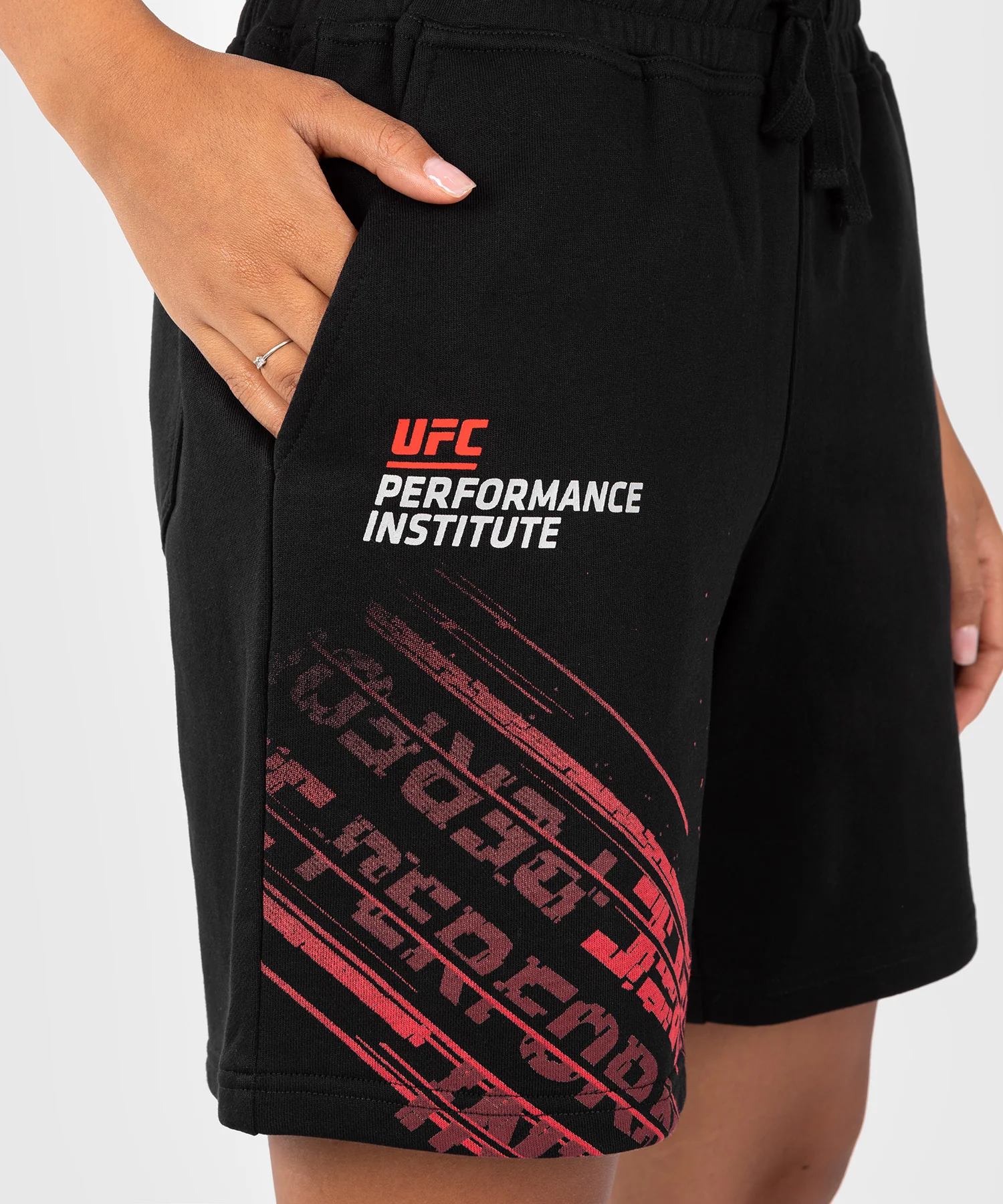 Short en coton pour femmes UFC Venum Performance Institute 2.0 - Noir/Rouge - Image 6