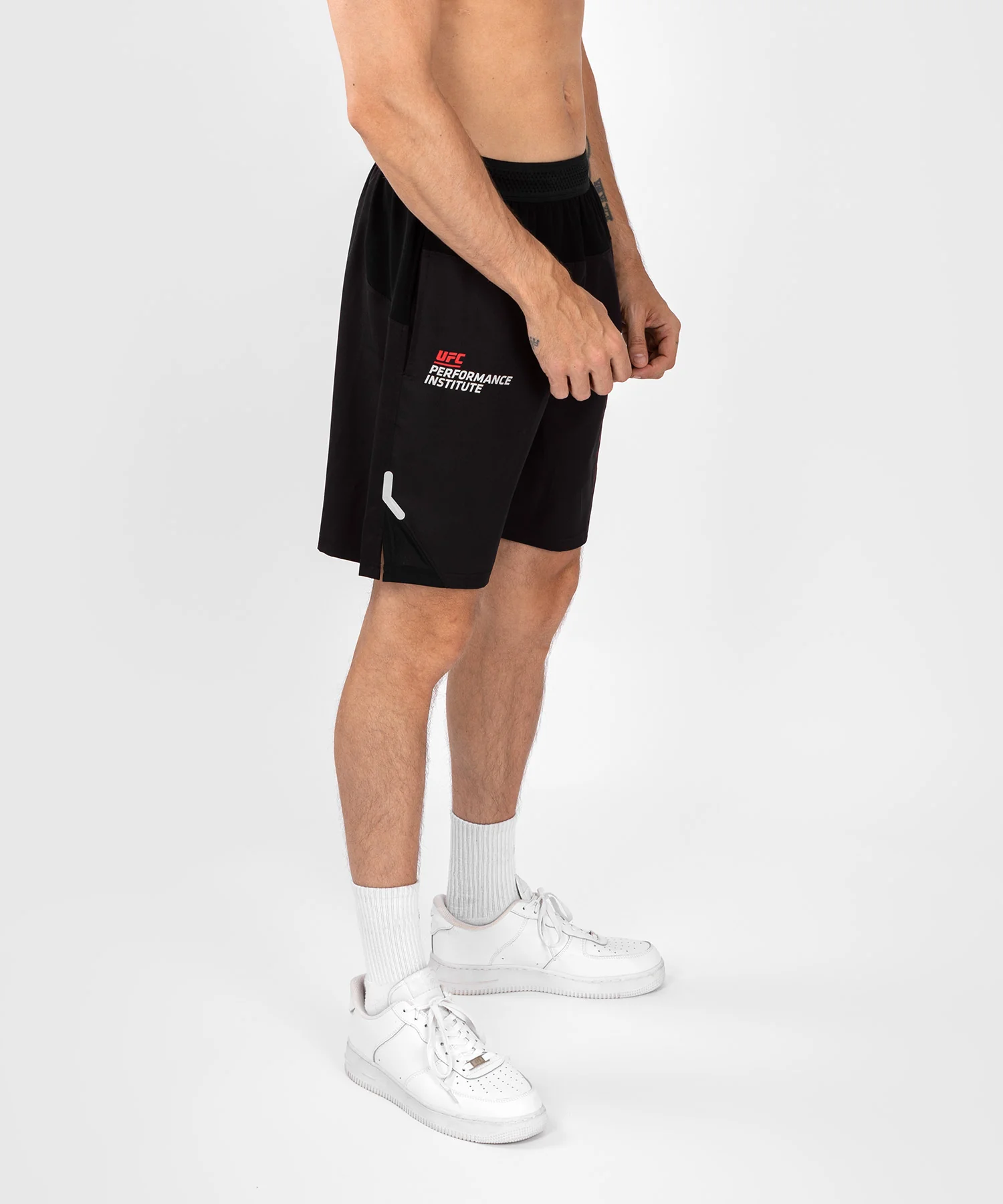 Short de performance pour hommes UFC Venum Performance Institute 2.0 - Noir/Rouge - Image 2