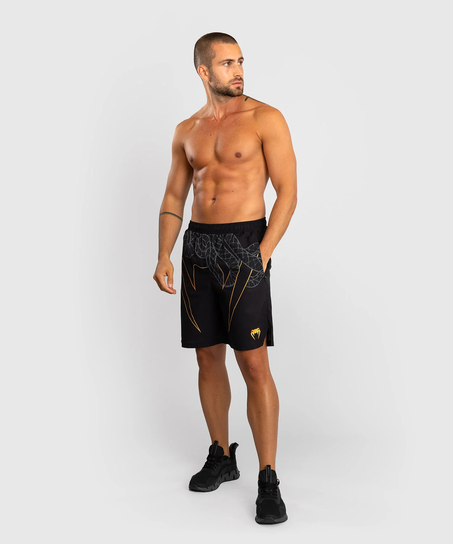 Short de Training Venum Serpenti – Noir/Argent/Or - Image 2